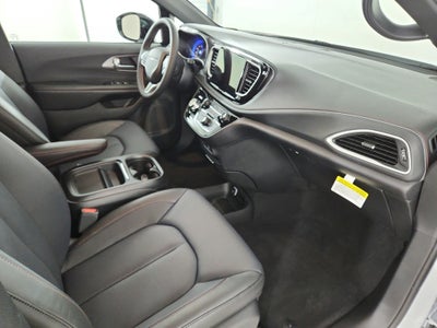 2027 Chrysler Pacifica Select FWD