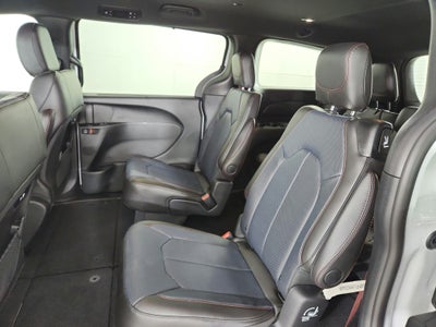 2027 Chrysler Pacifica Select FWD