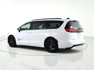 2027 Chrysler Pacifica Select FWD