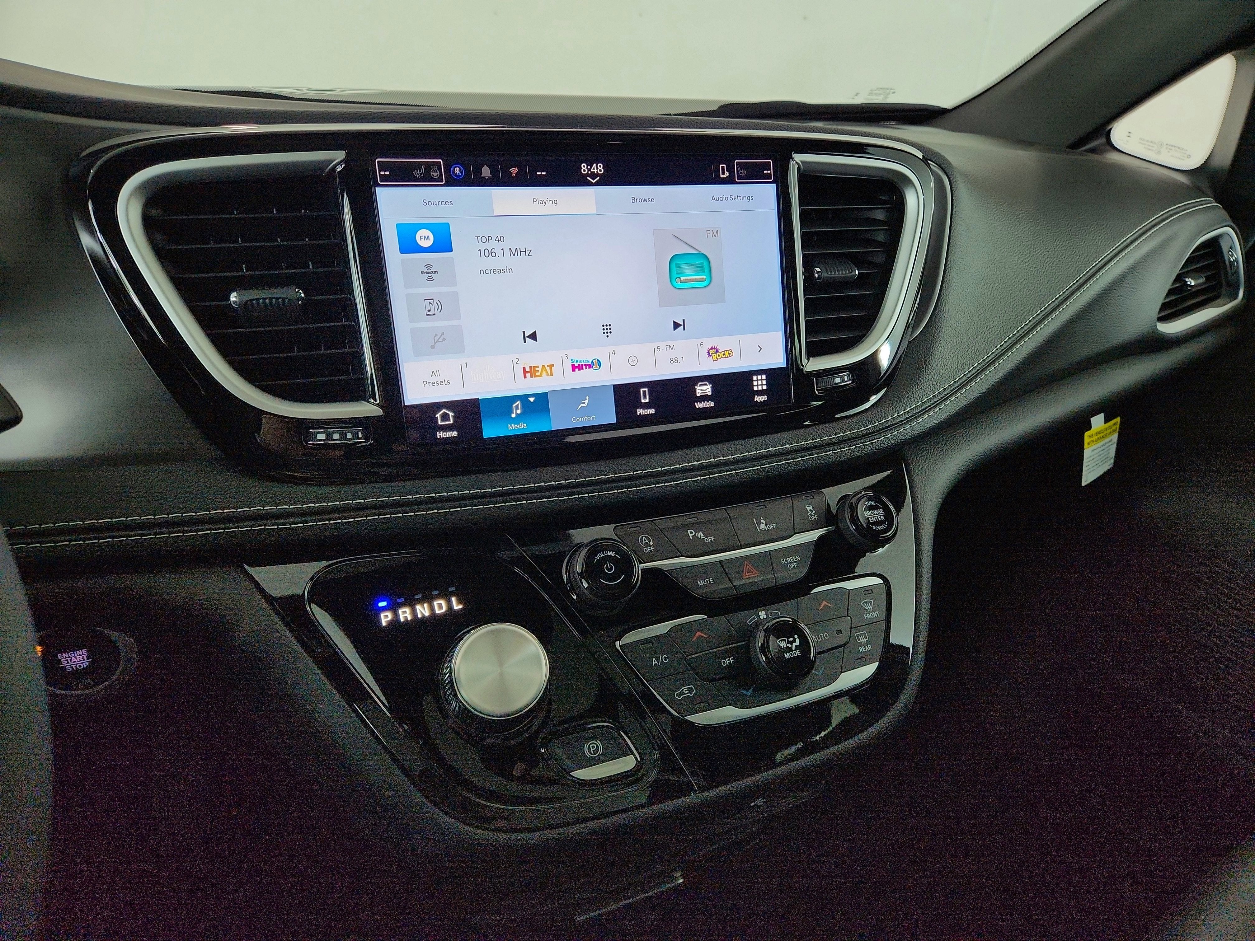 2026 Chrysler Pacifica Select