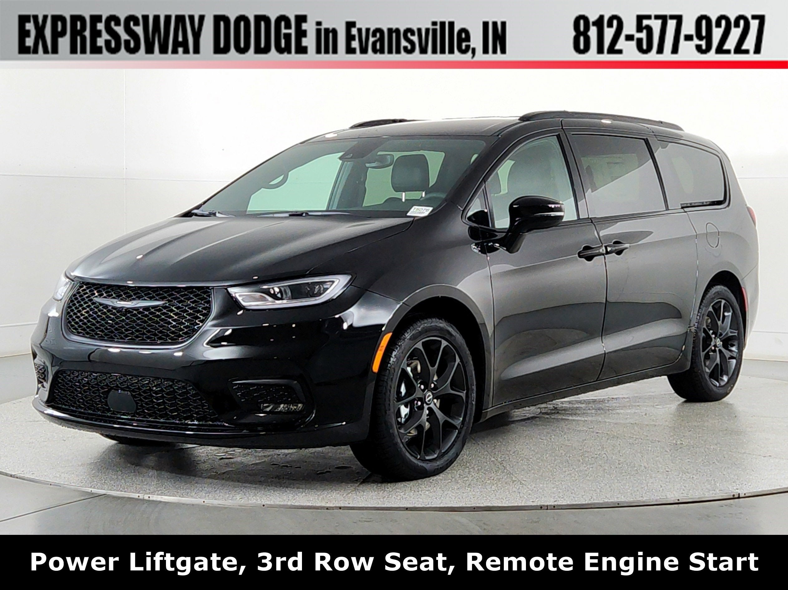 2026 Chrysler Pacifica Select