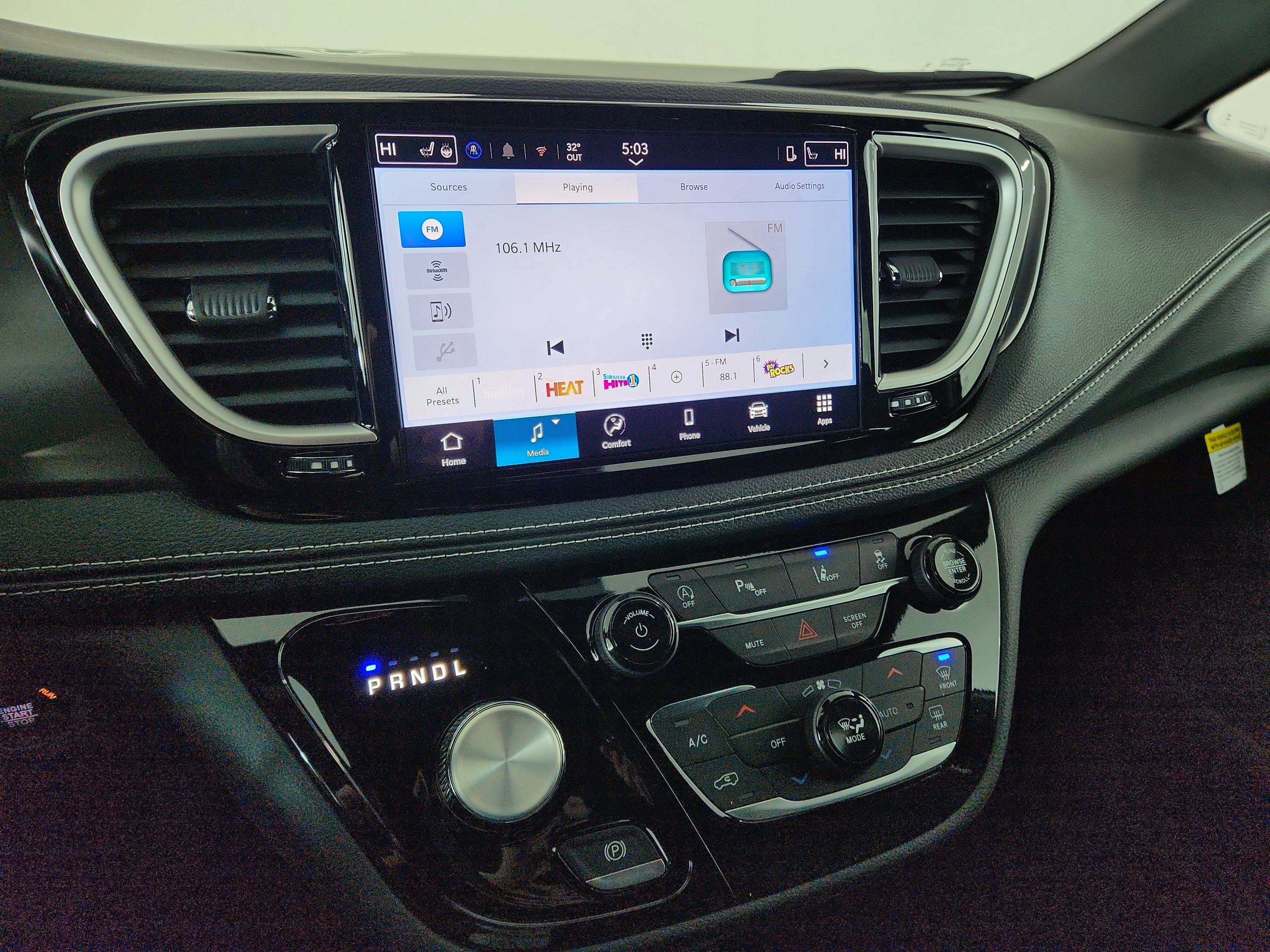 2026 Chrysler Pacifica Select