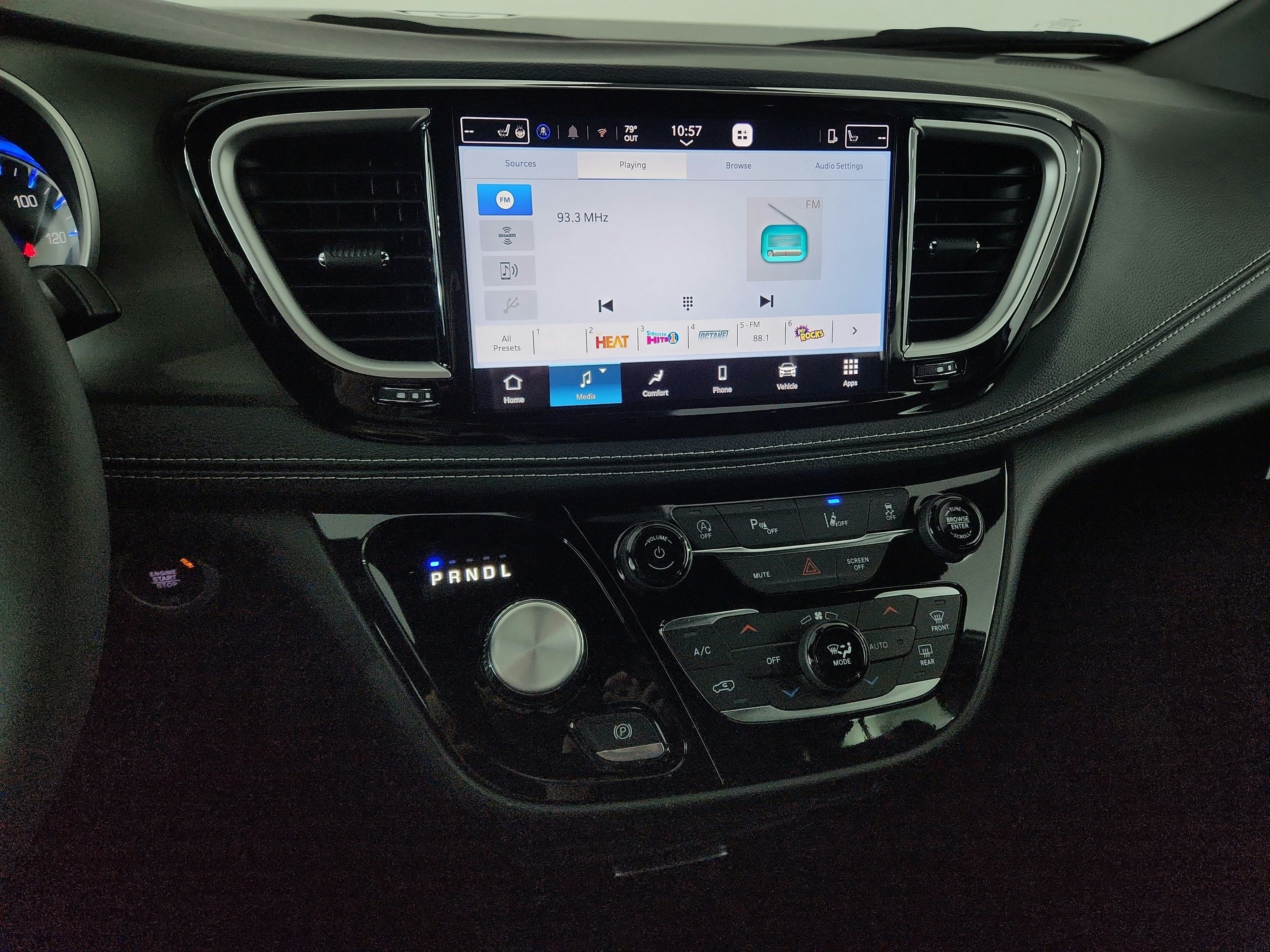 2027 Chrysler Pacifica Select