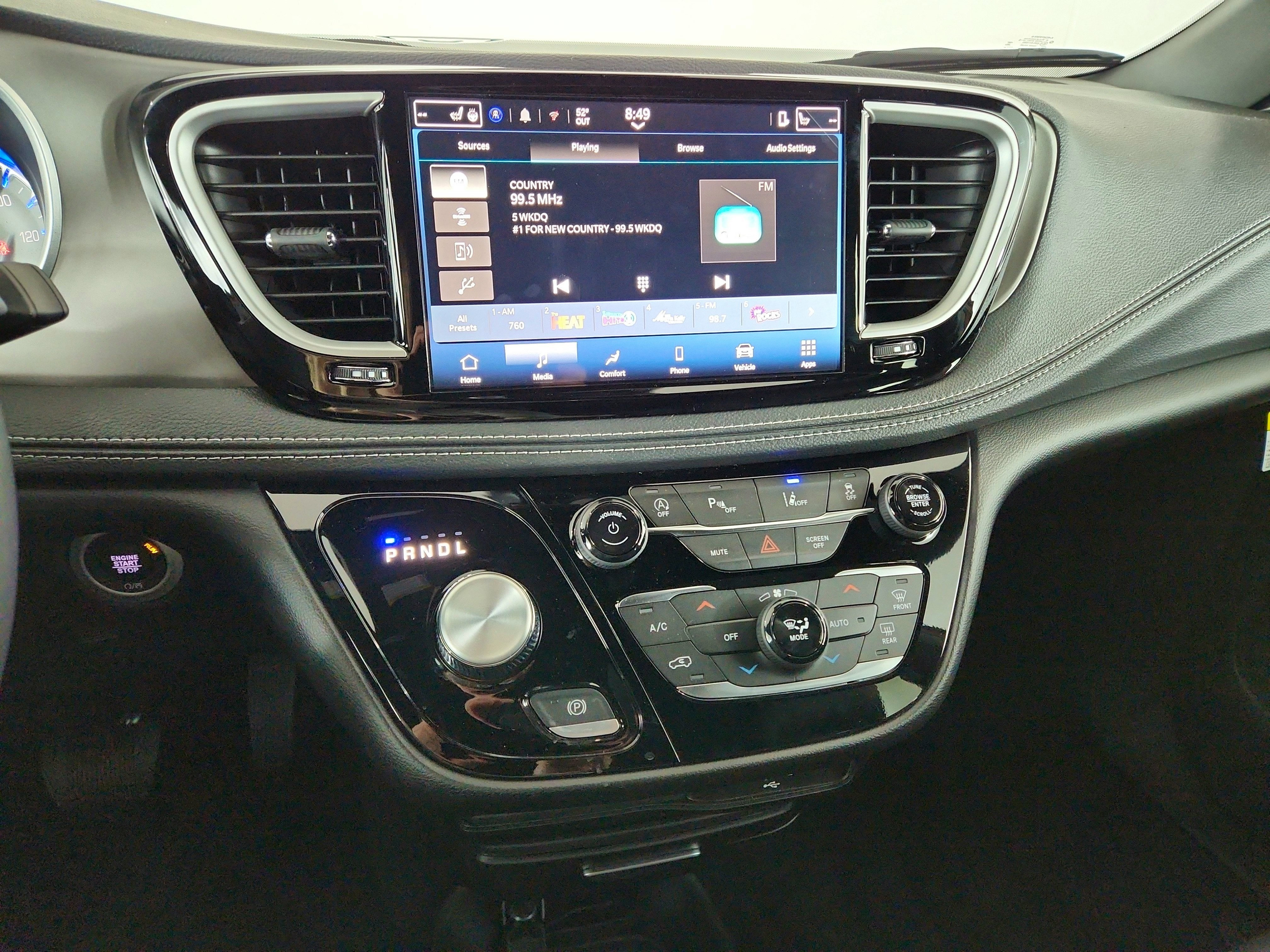 2027 Chrysler Pacifica Select