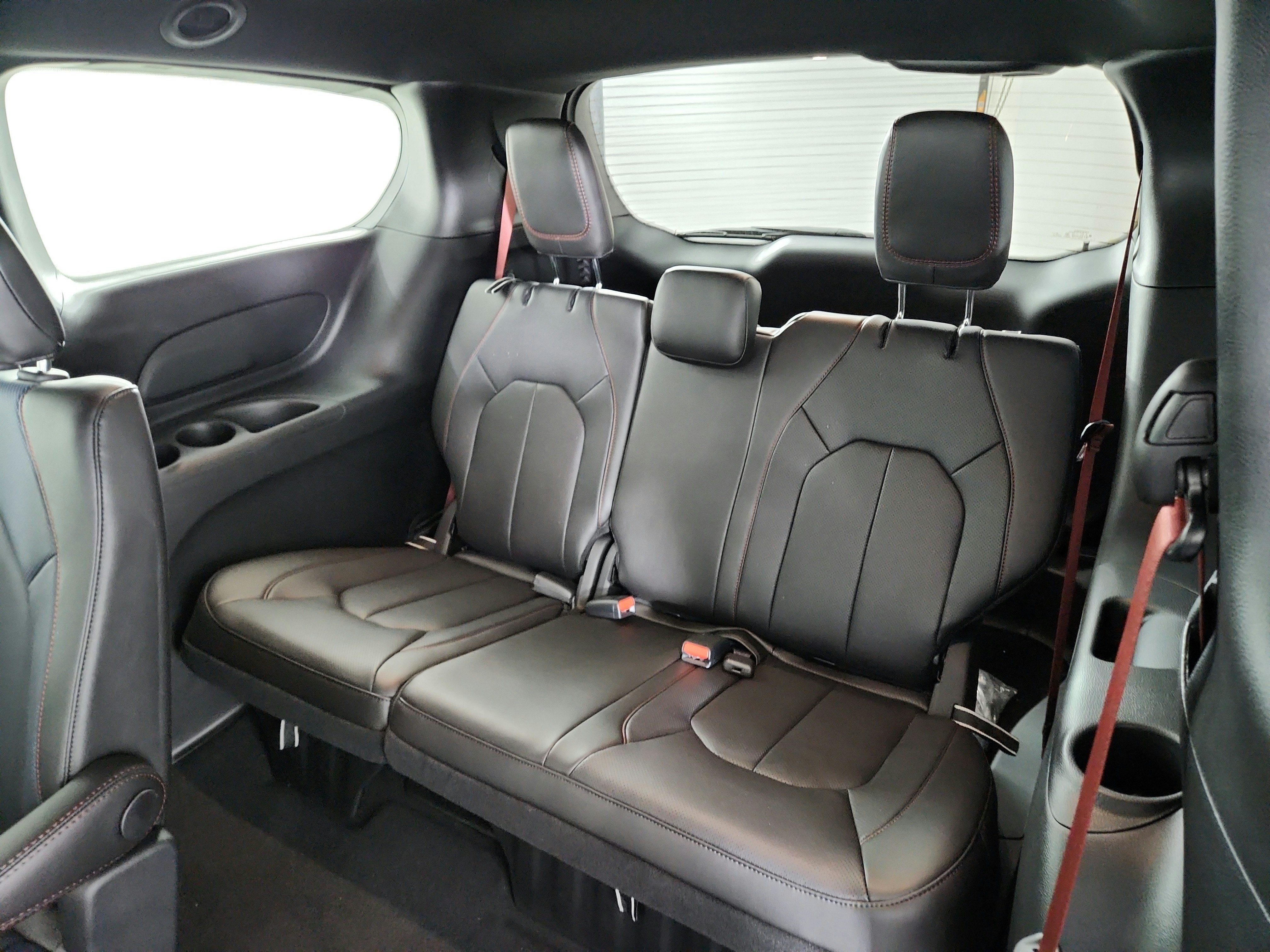 2027 Chrysler Pacifica Select FWD