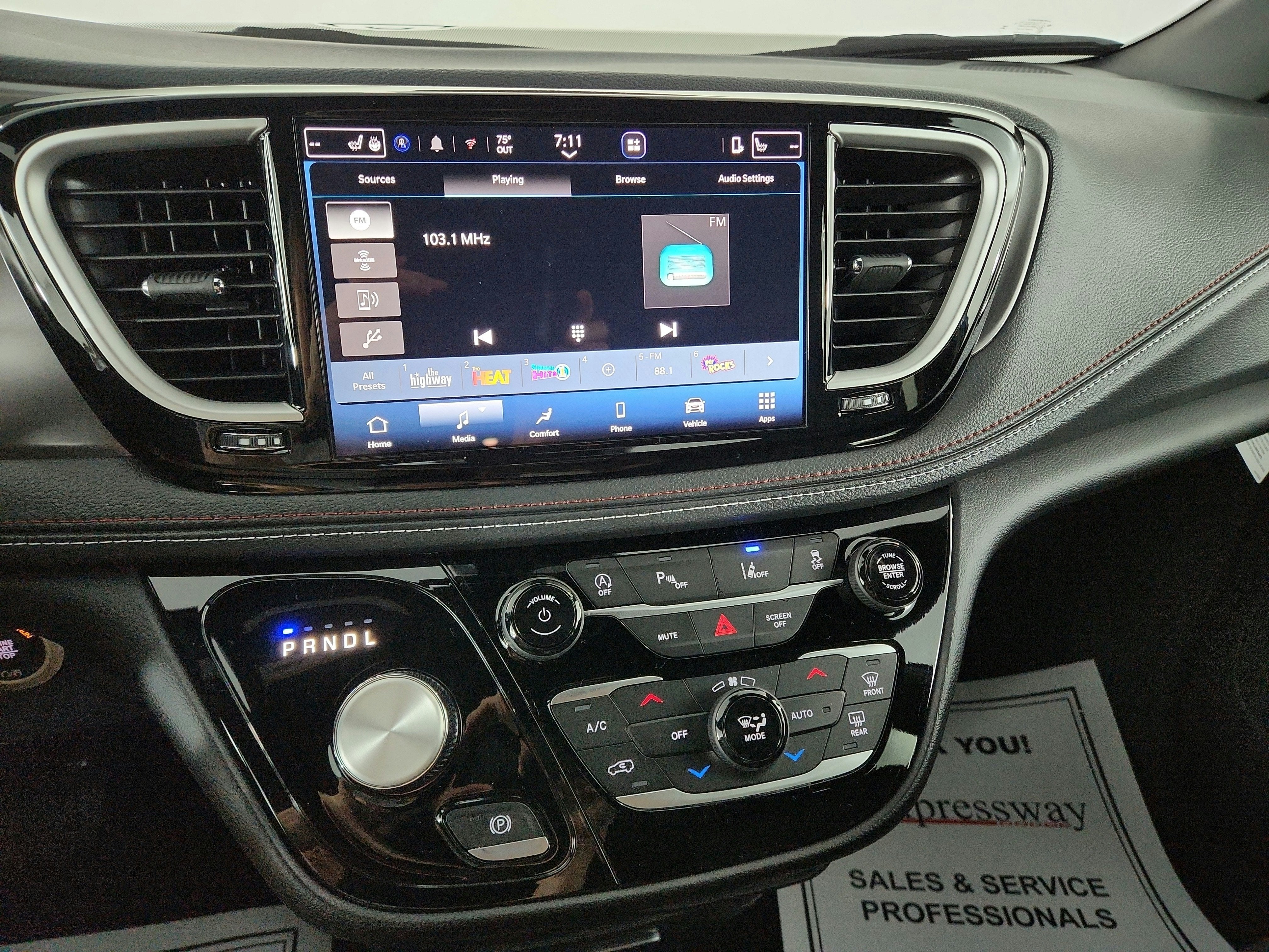 2027 Chrysler Pacifica Select FWD
