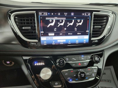 2027 Chrysler Pacifica Select FWD