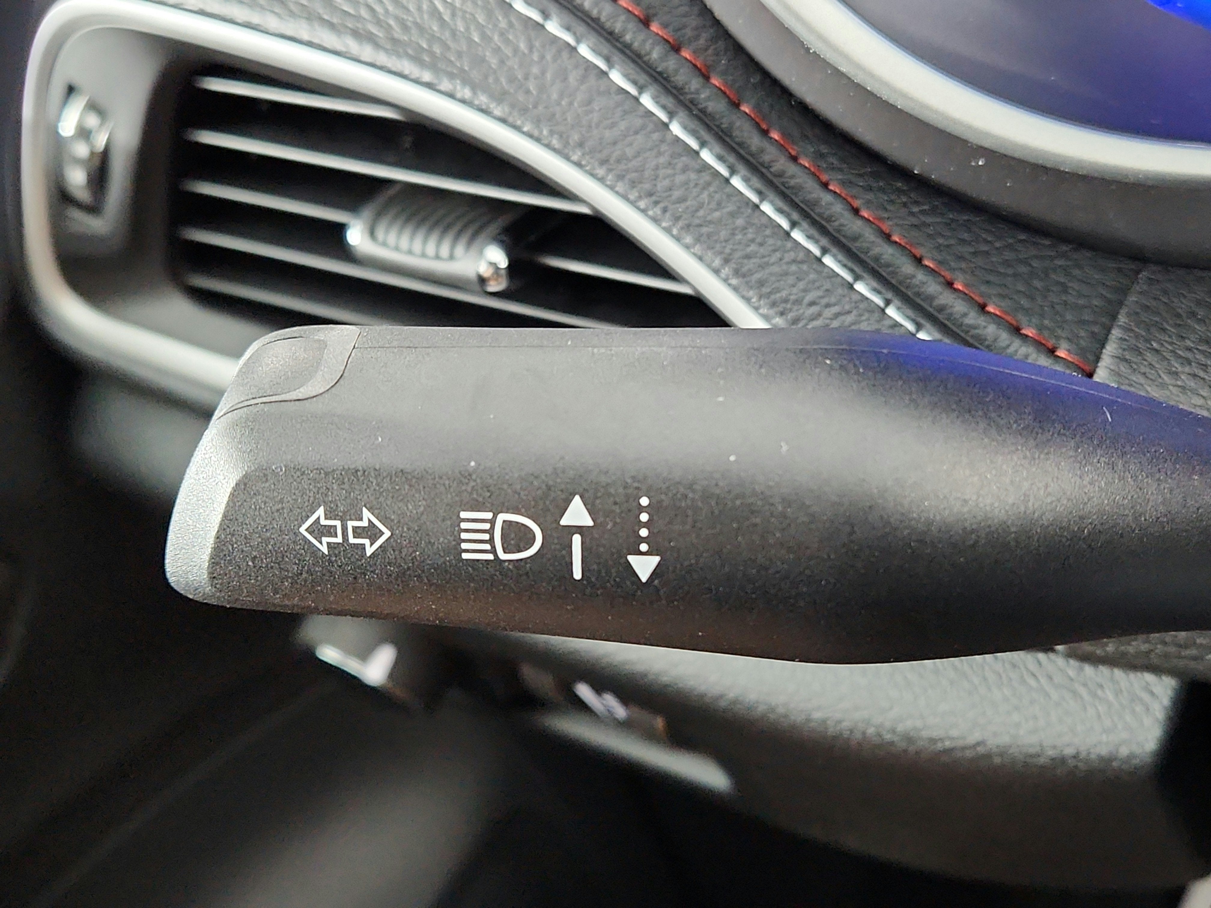 2027 Chrysler Pacifica Select FWD