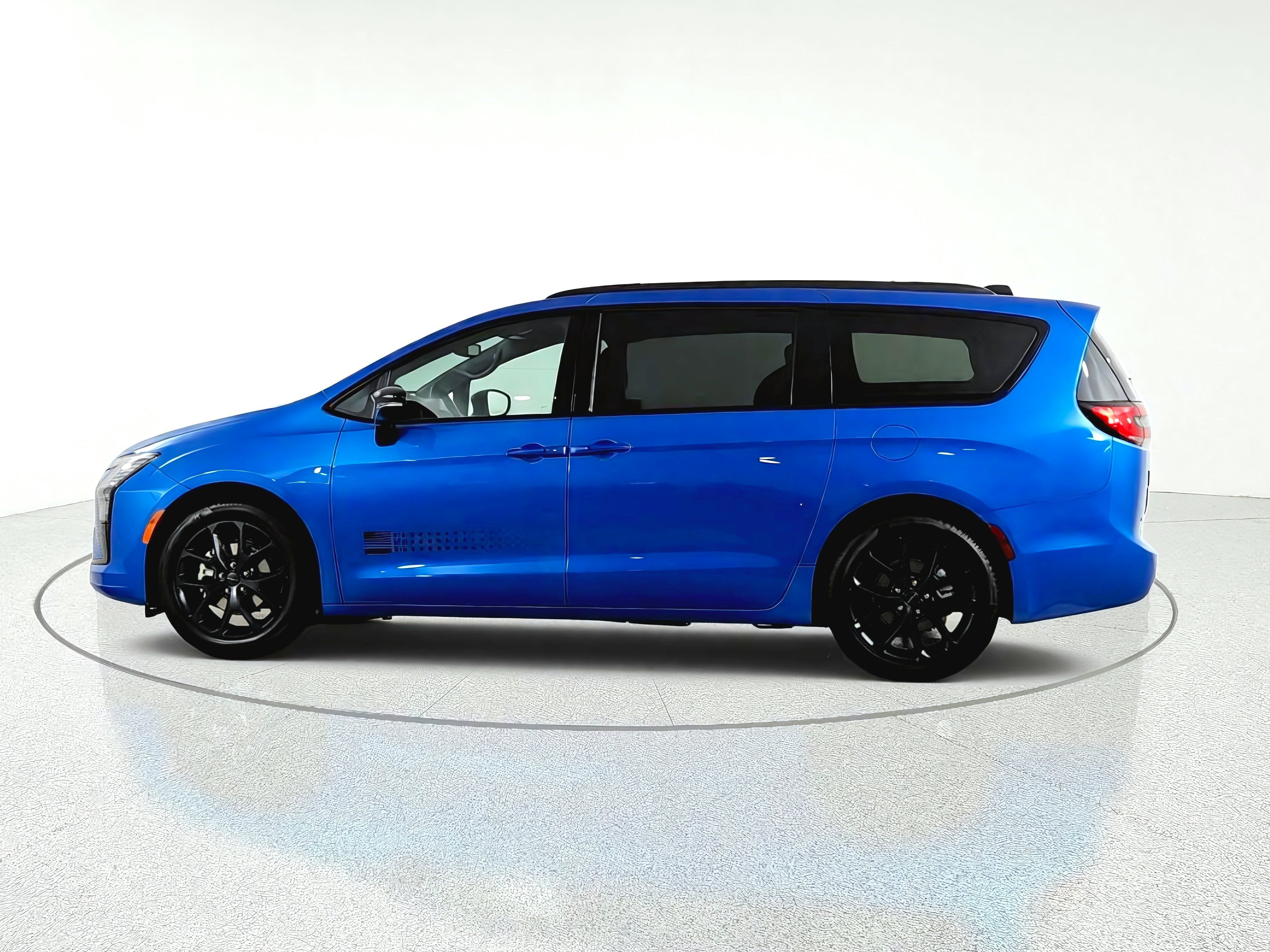 2027 Chrysler Pacifica Select FWD