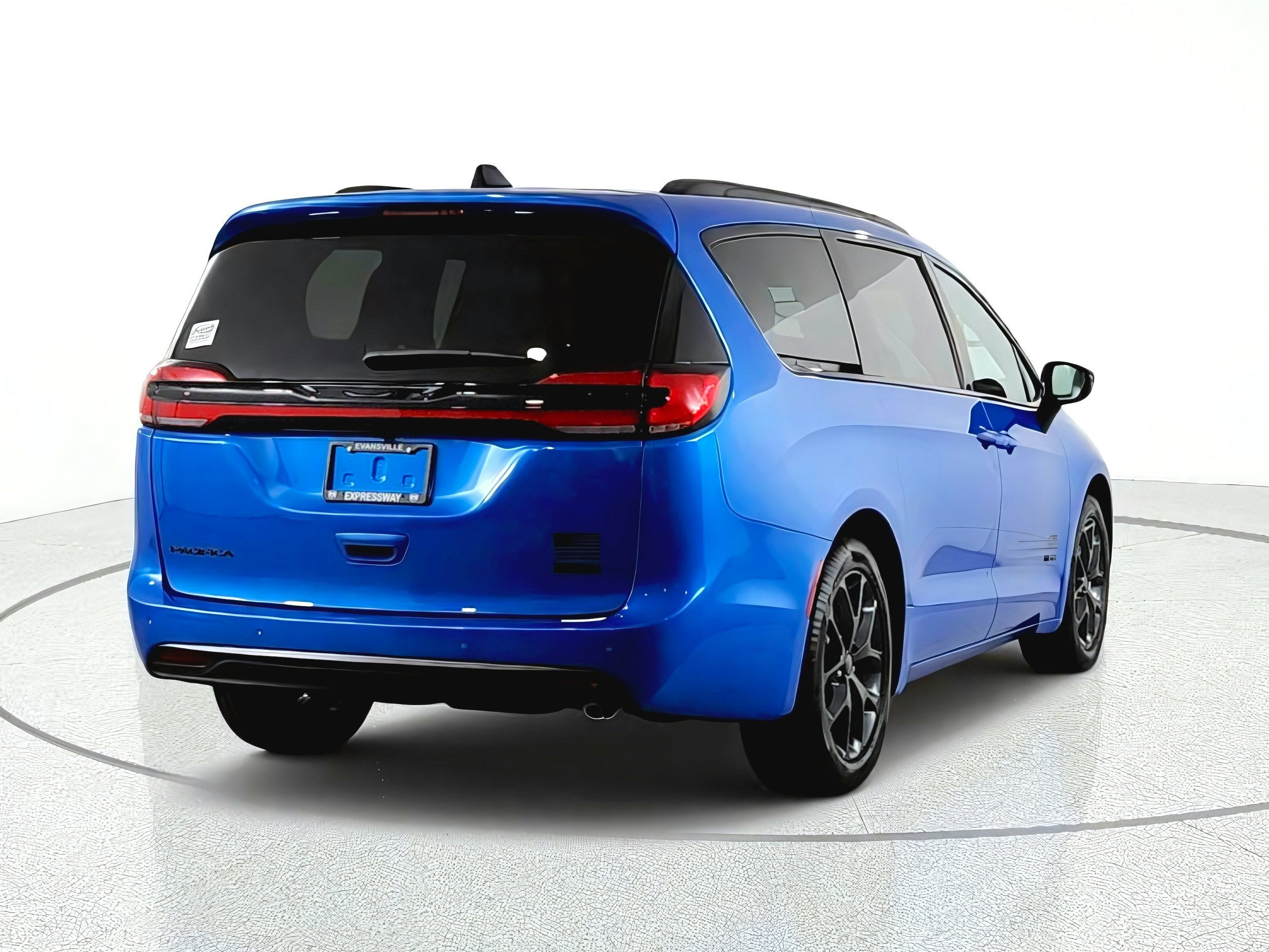 2027 Chrysler Pacifica Select FWD
