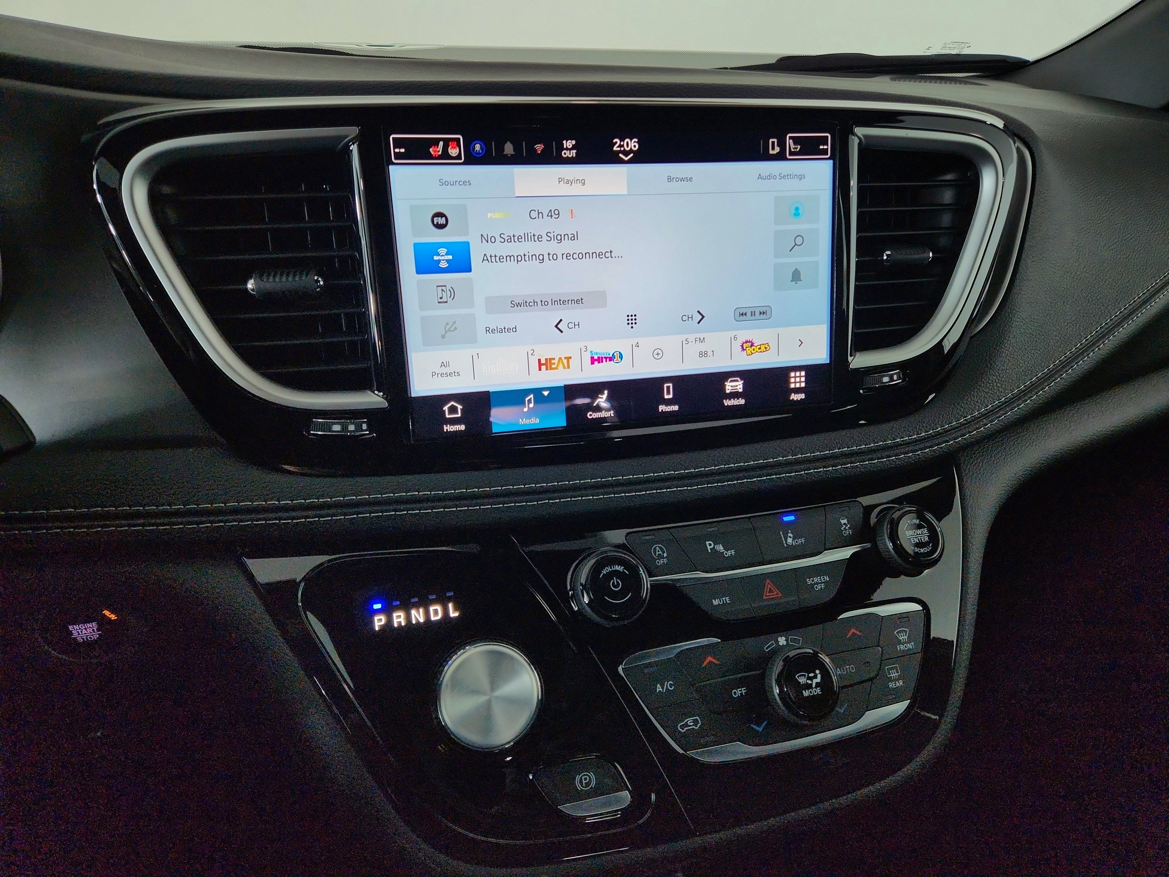 2026 Chrysler Pacifica Select