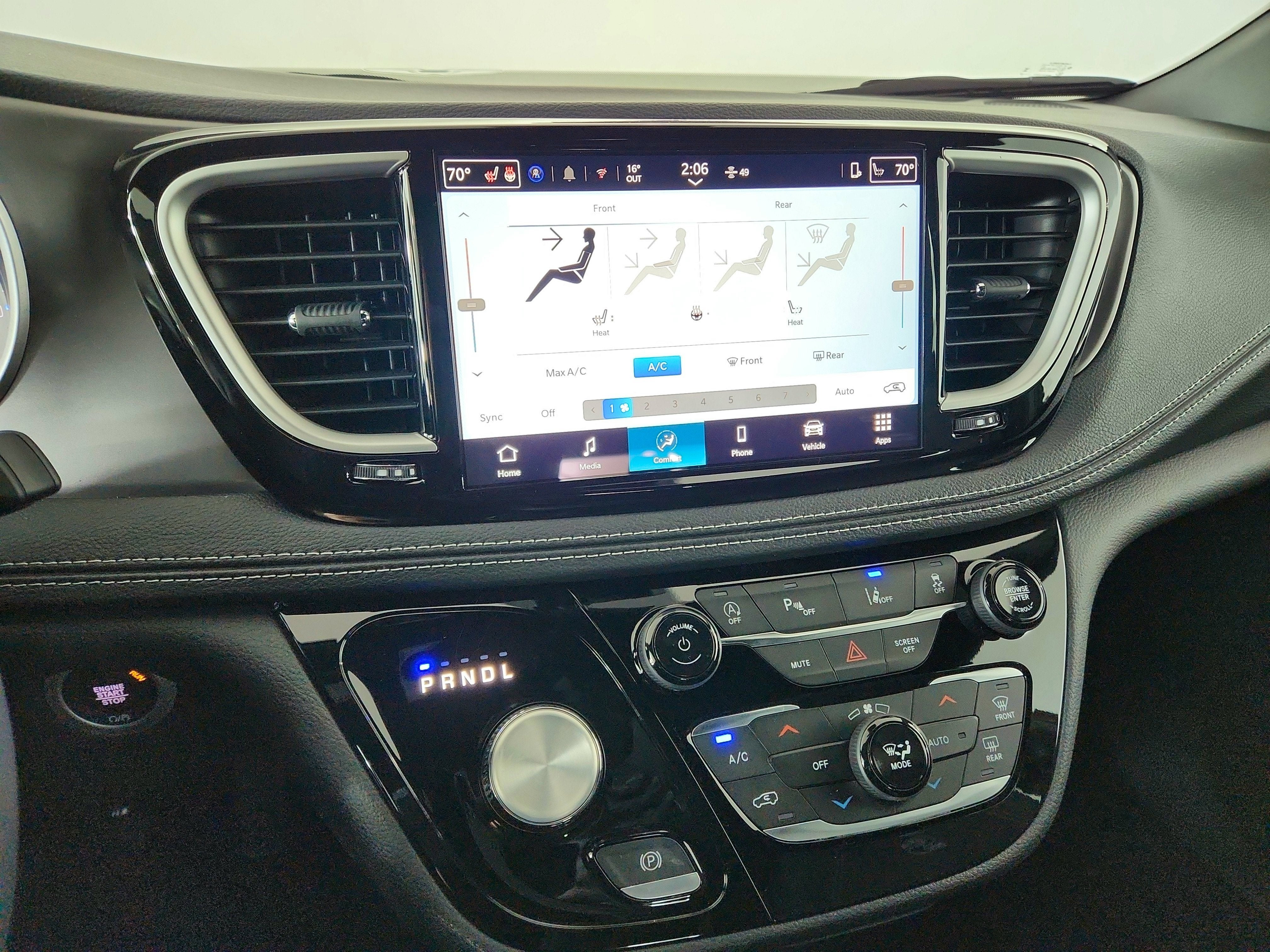 2026 Chrysler Pacifica Select