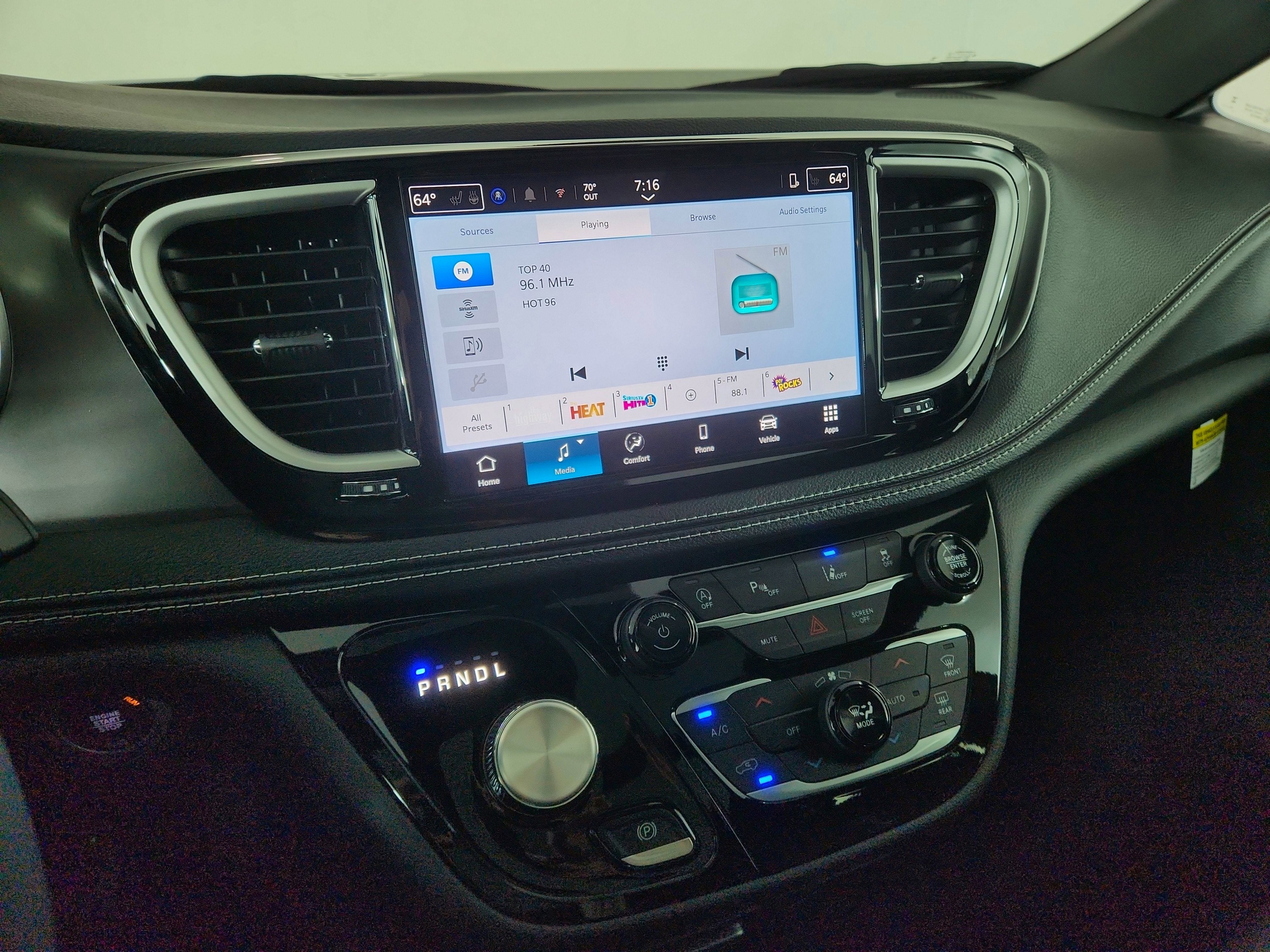 2026 Chrysler Pacifica Select