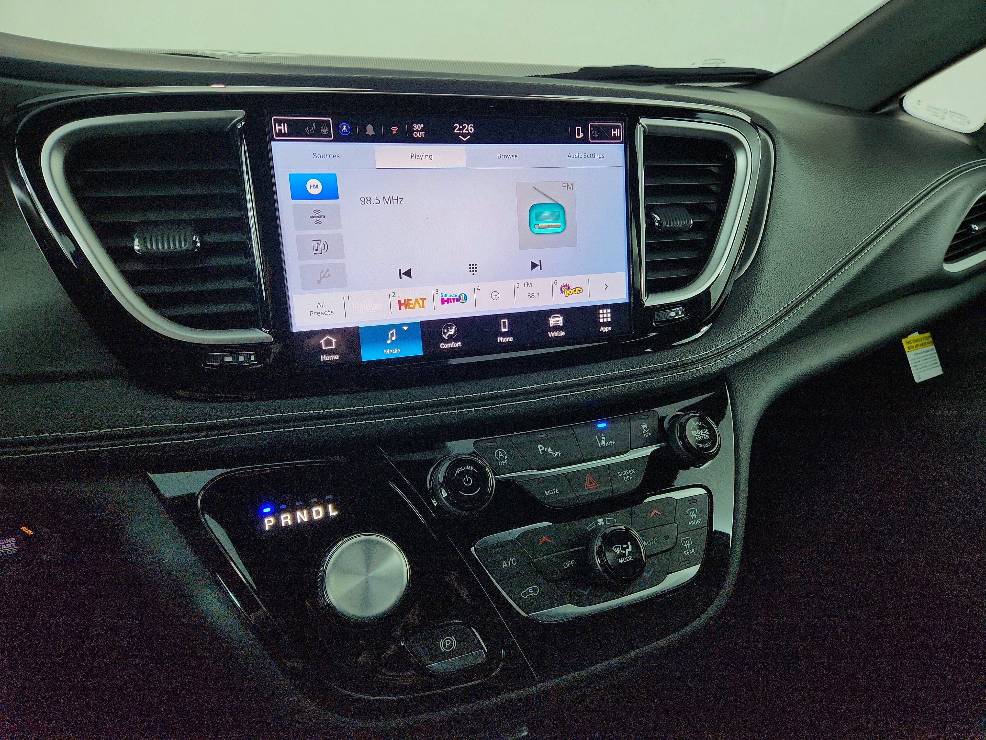 2026 Chrysler Pacifica Select