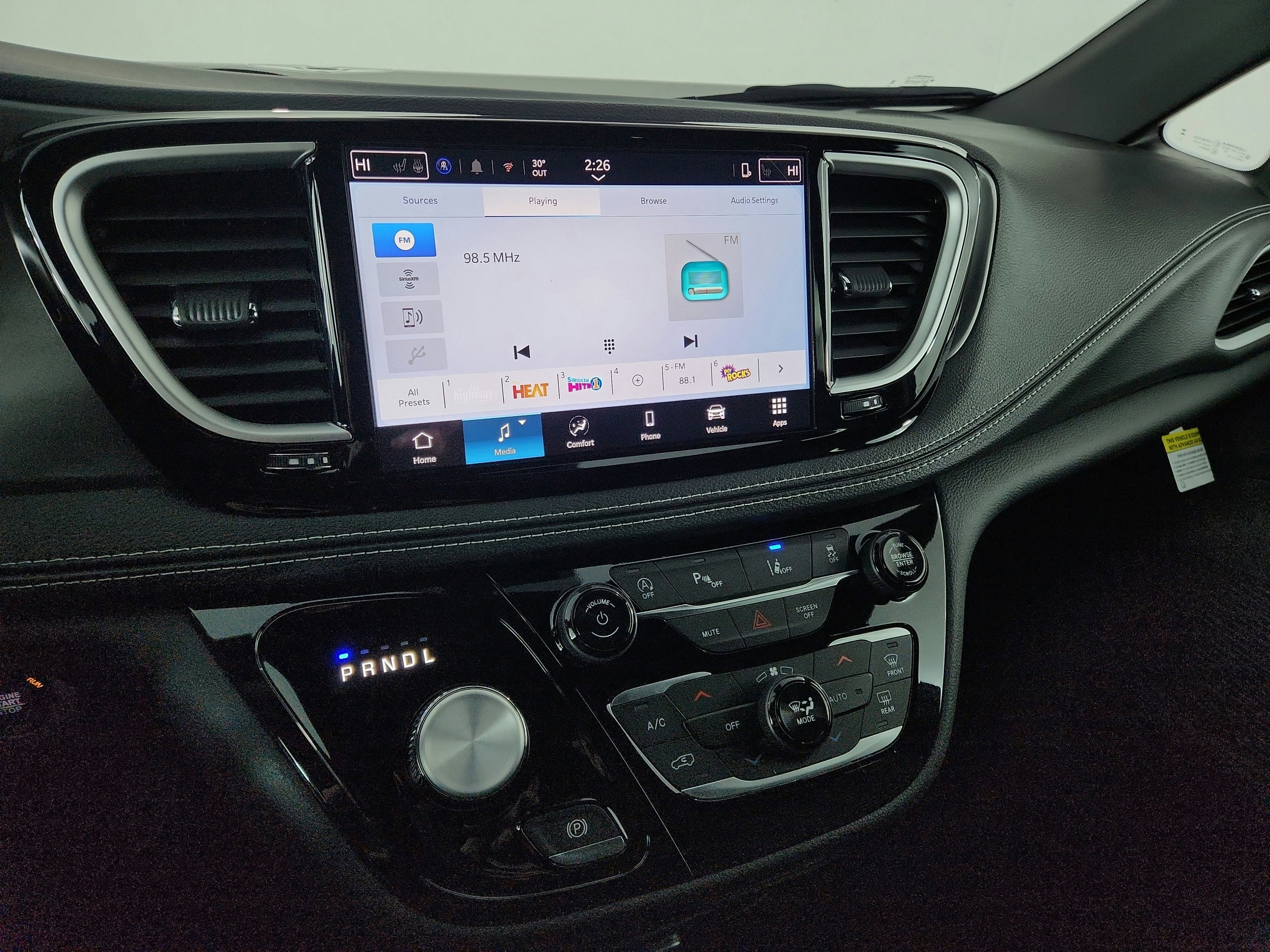 2026 Chrysler Pacifica Select