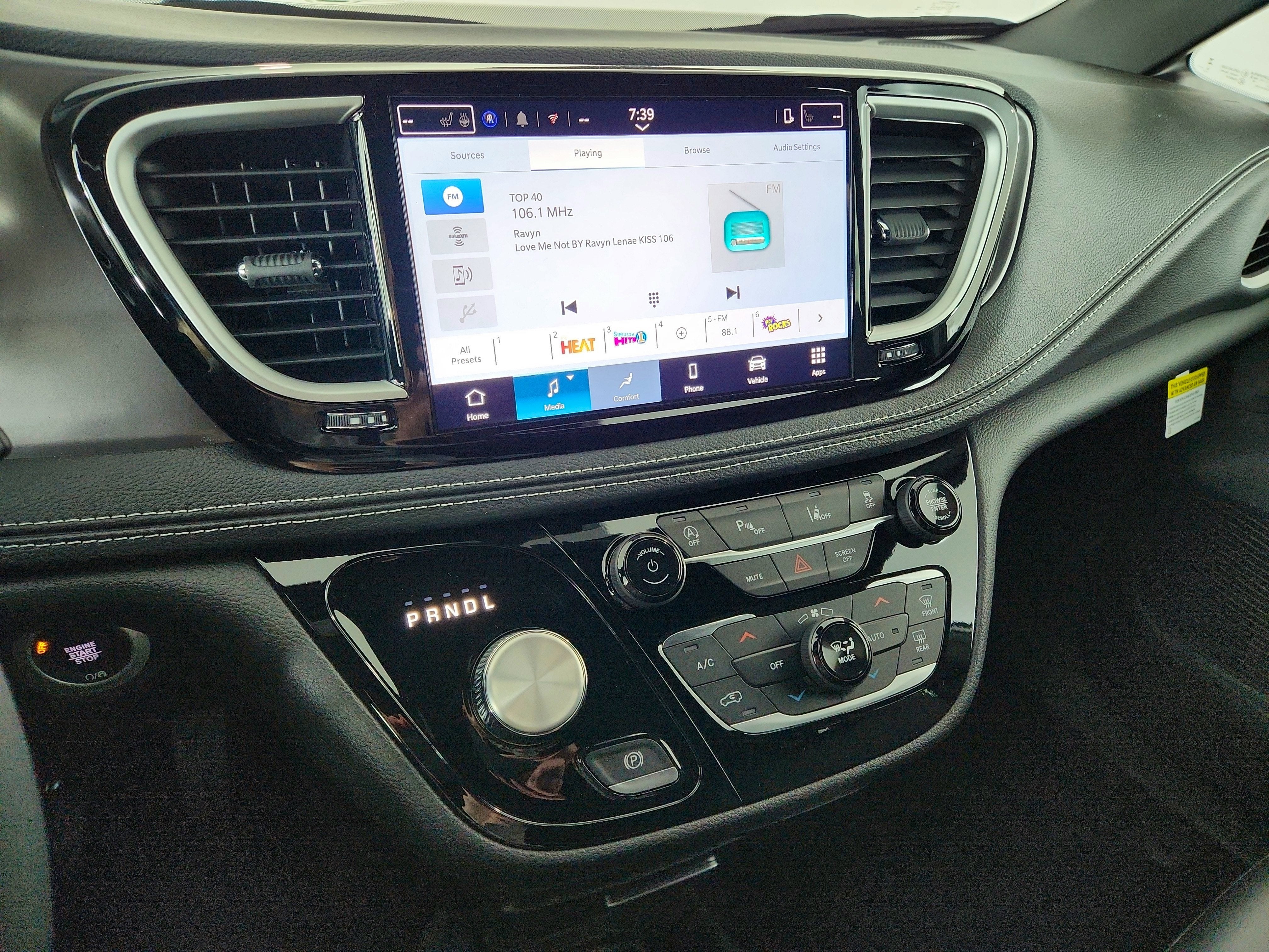 2026 Chrysler Pacifica Select