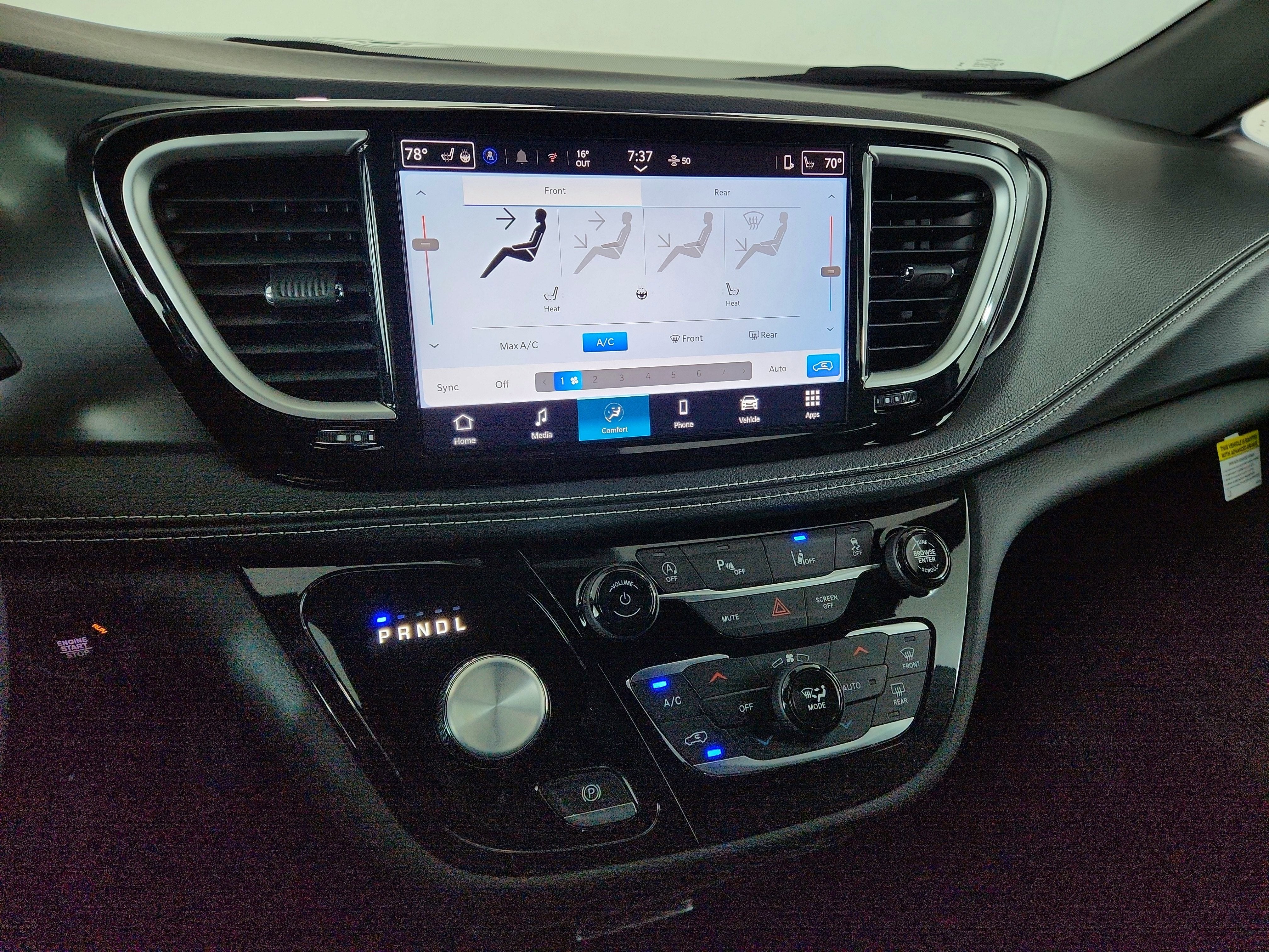 2026 Chrysler Pacifica Select