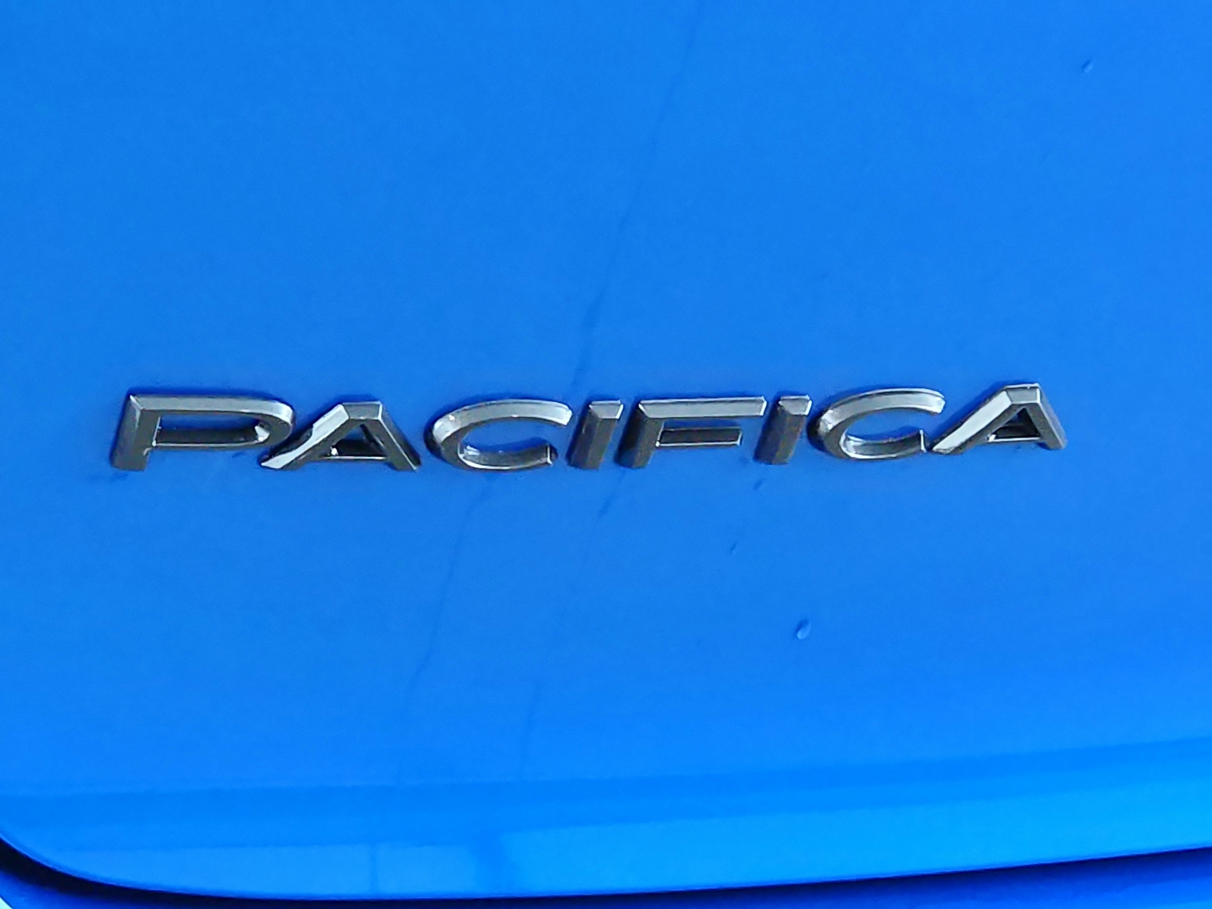 2027 Chrysler Pacifica Select