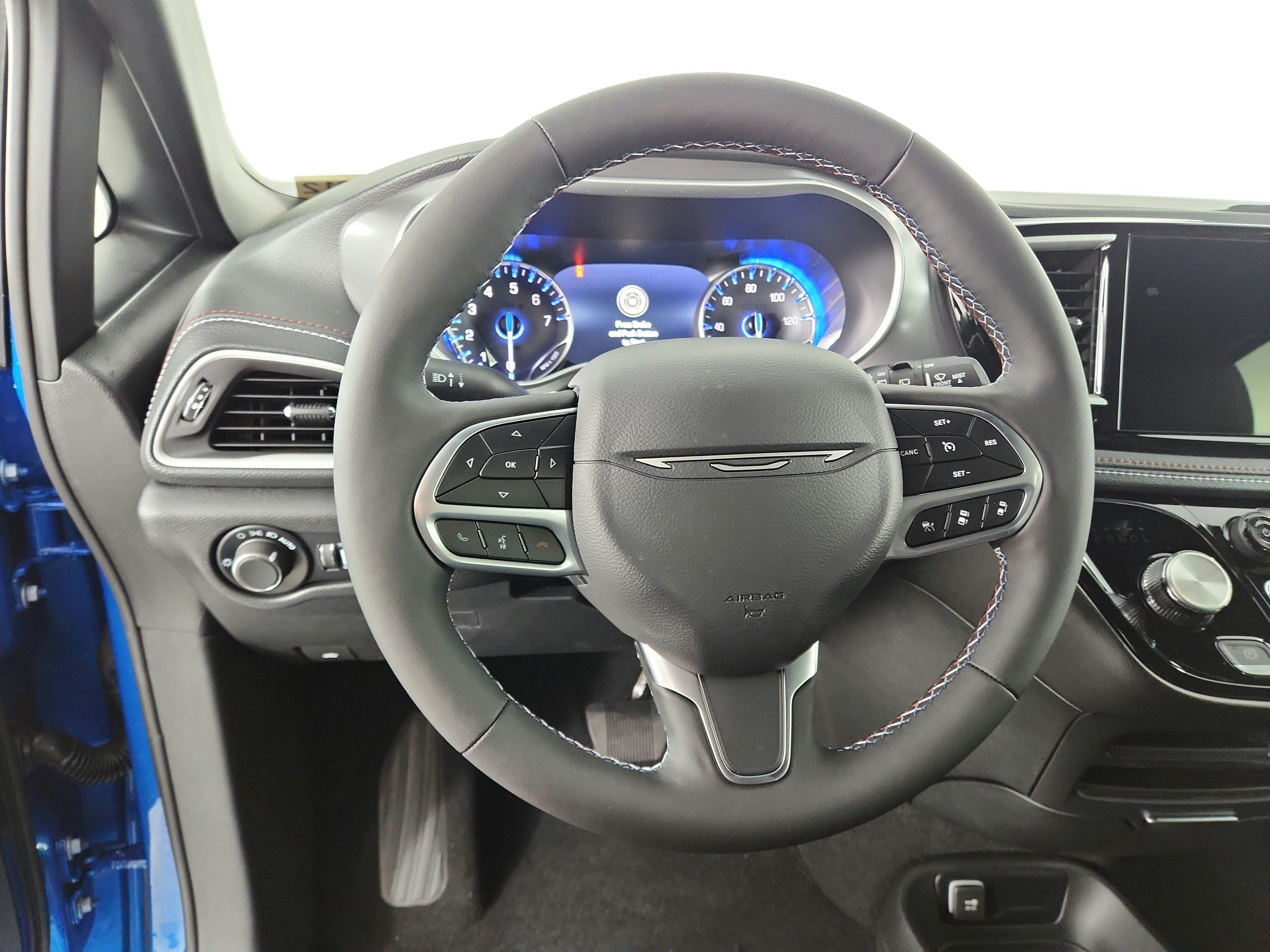 2027 Chrysler Pacifica Select