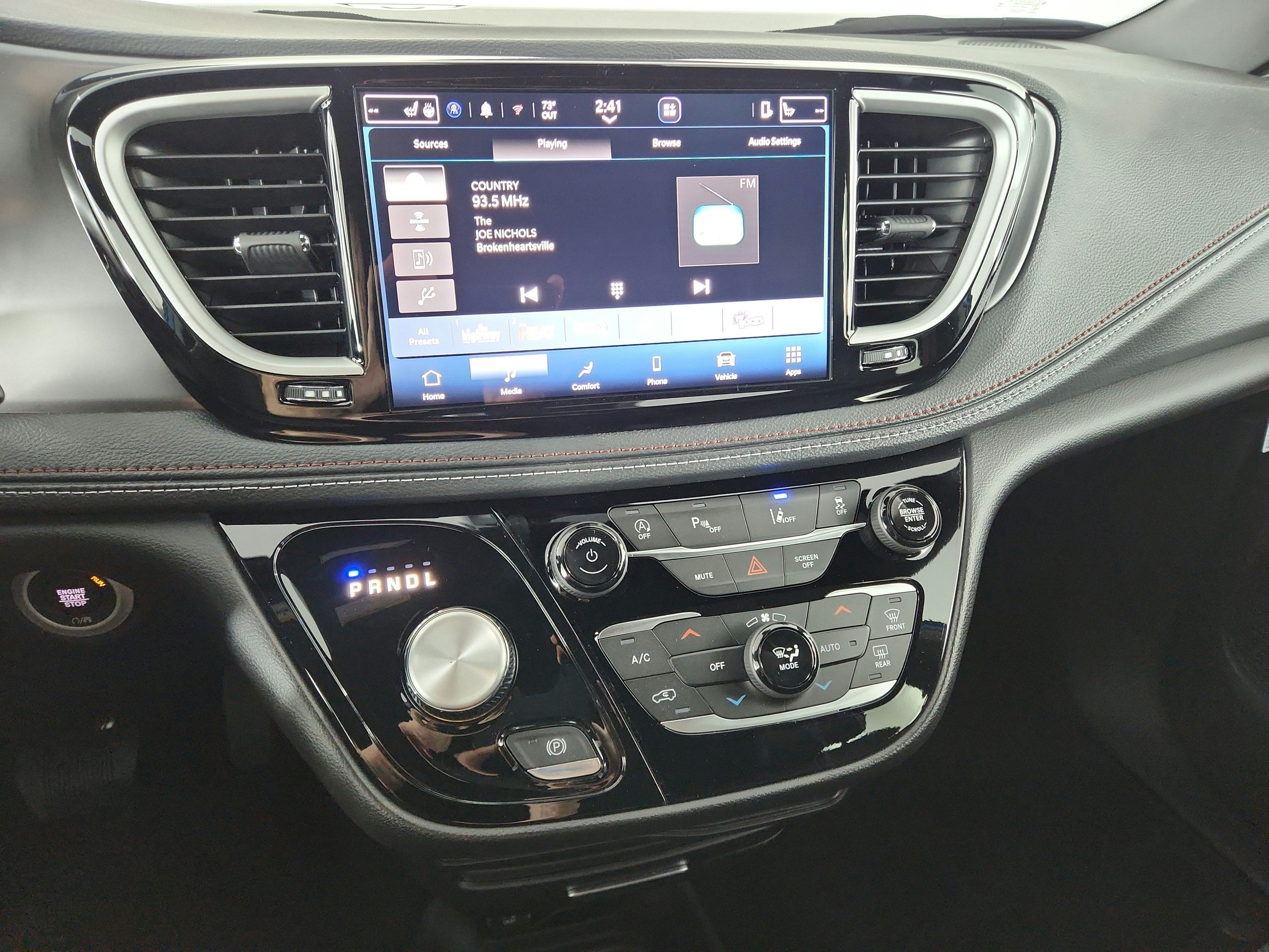 2027 Chrysler Pacifica Select