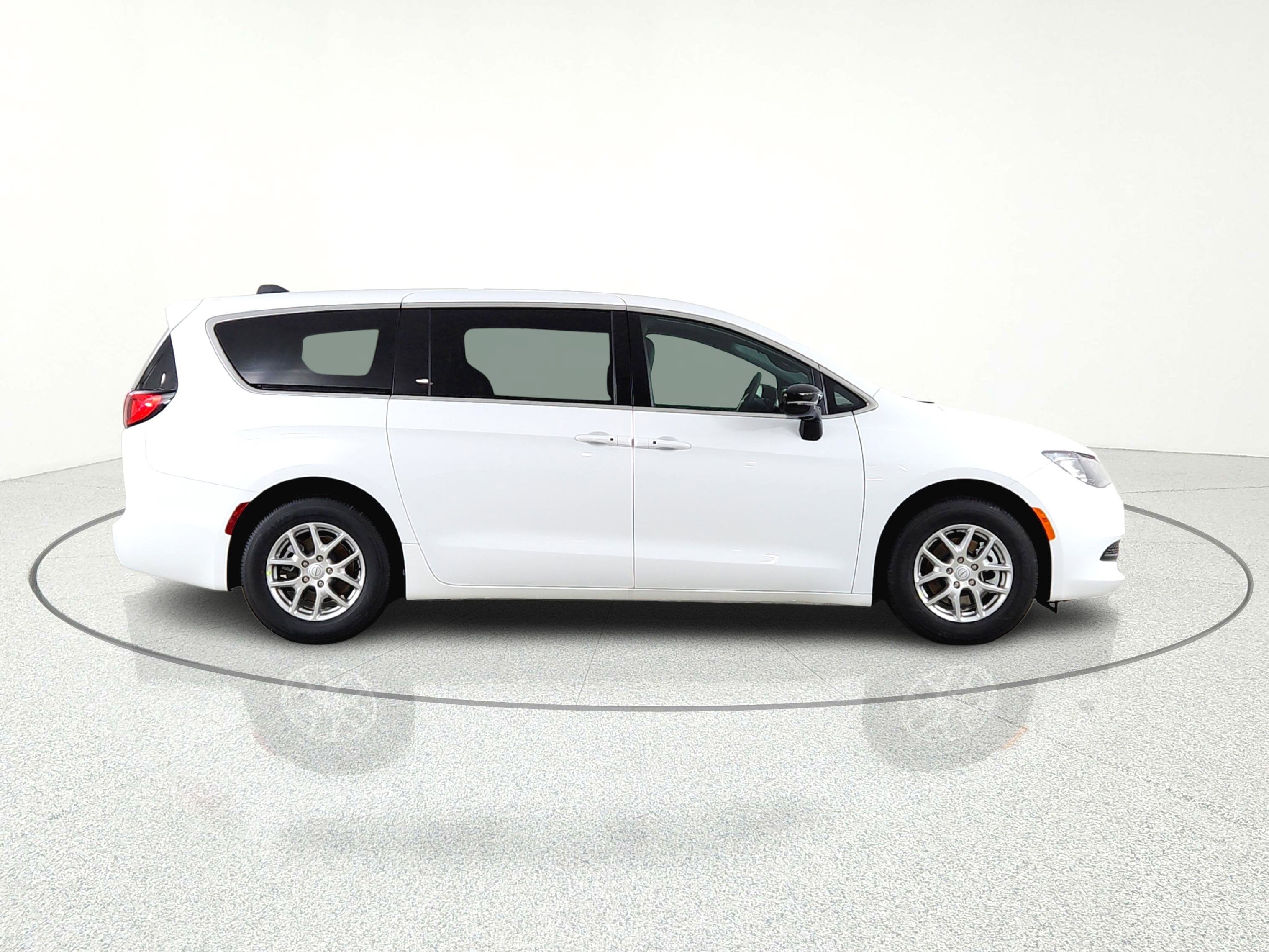 2026 Chrysler Voyager LX