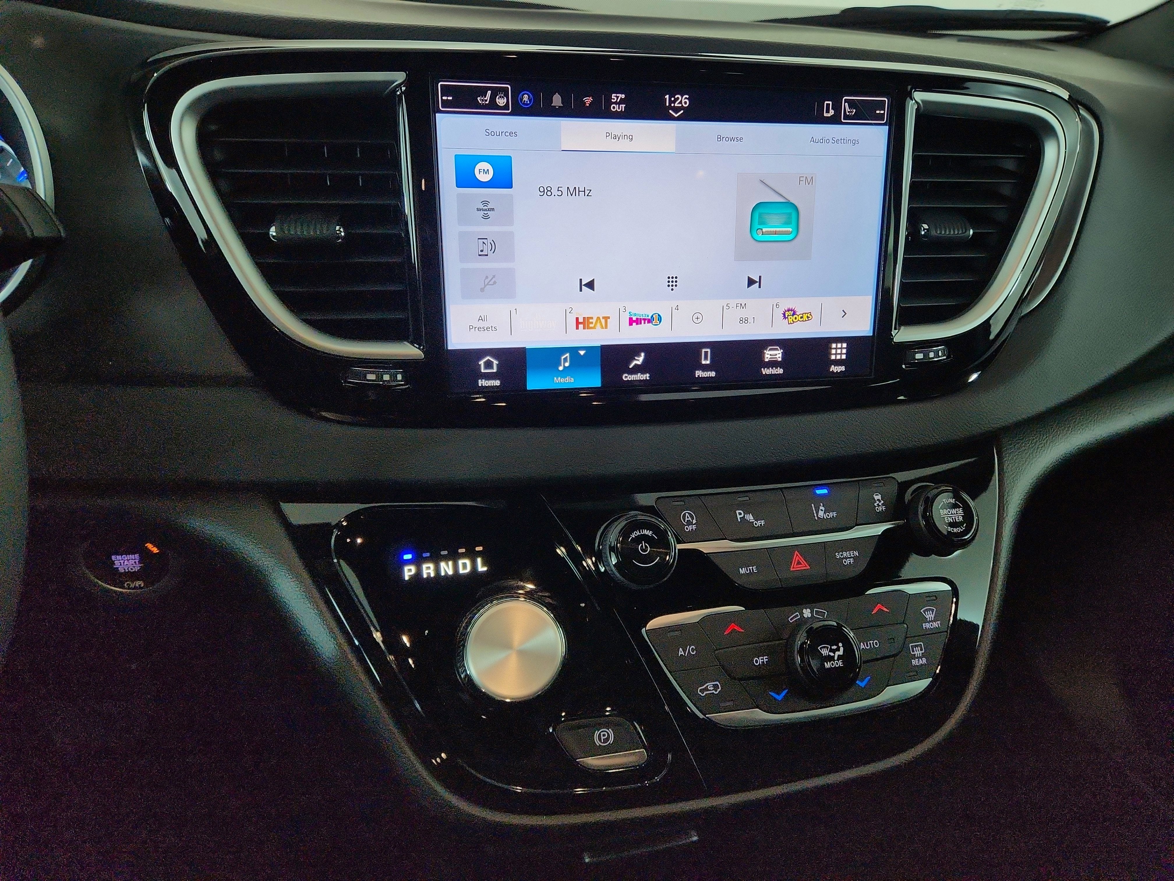 2026 Chrysler Voyager LX