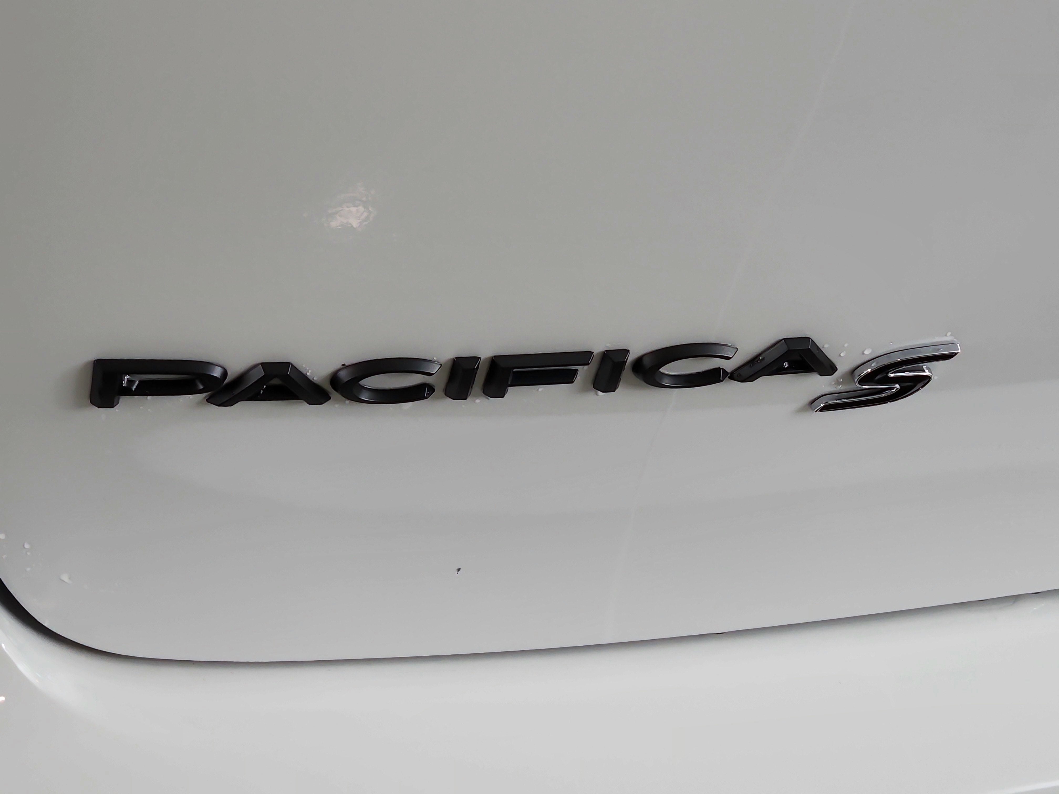 2027 Chrysler Pacifica Limited