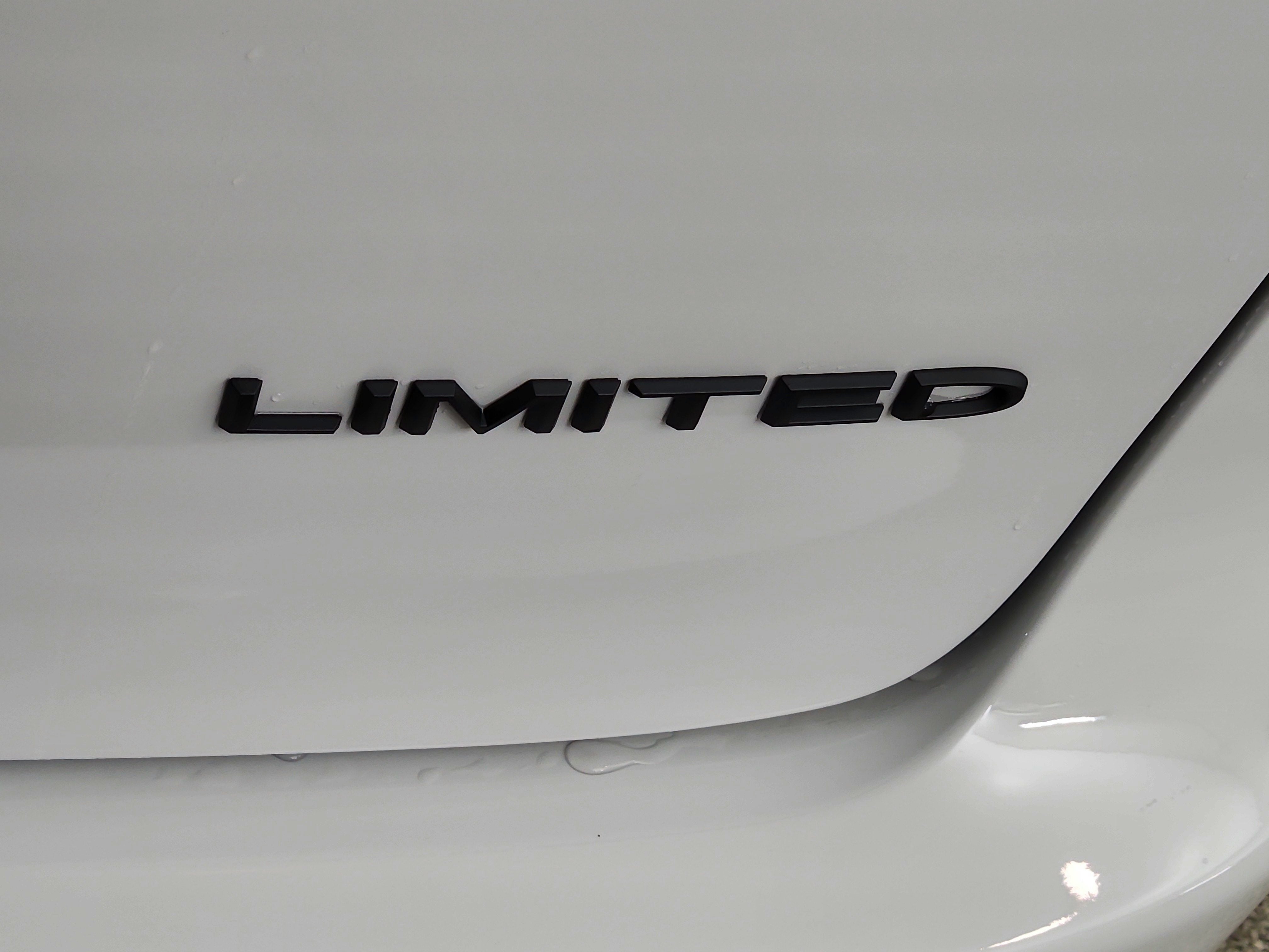 2027 Chrysler Pacifica Limited