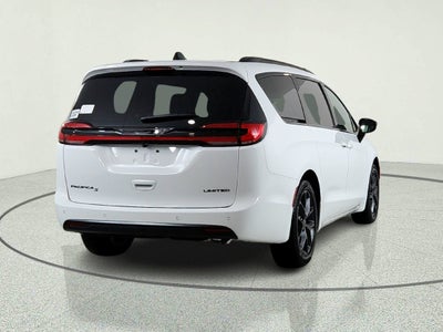 2027 Chrysler Pacifica Limited
