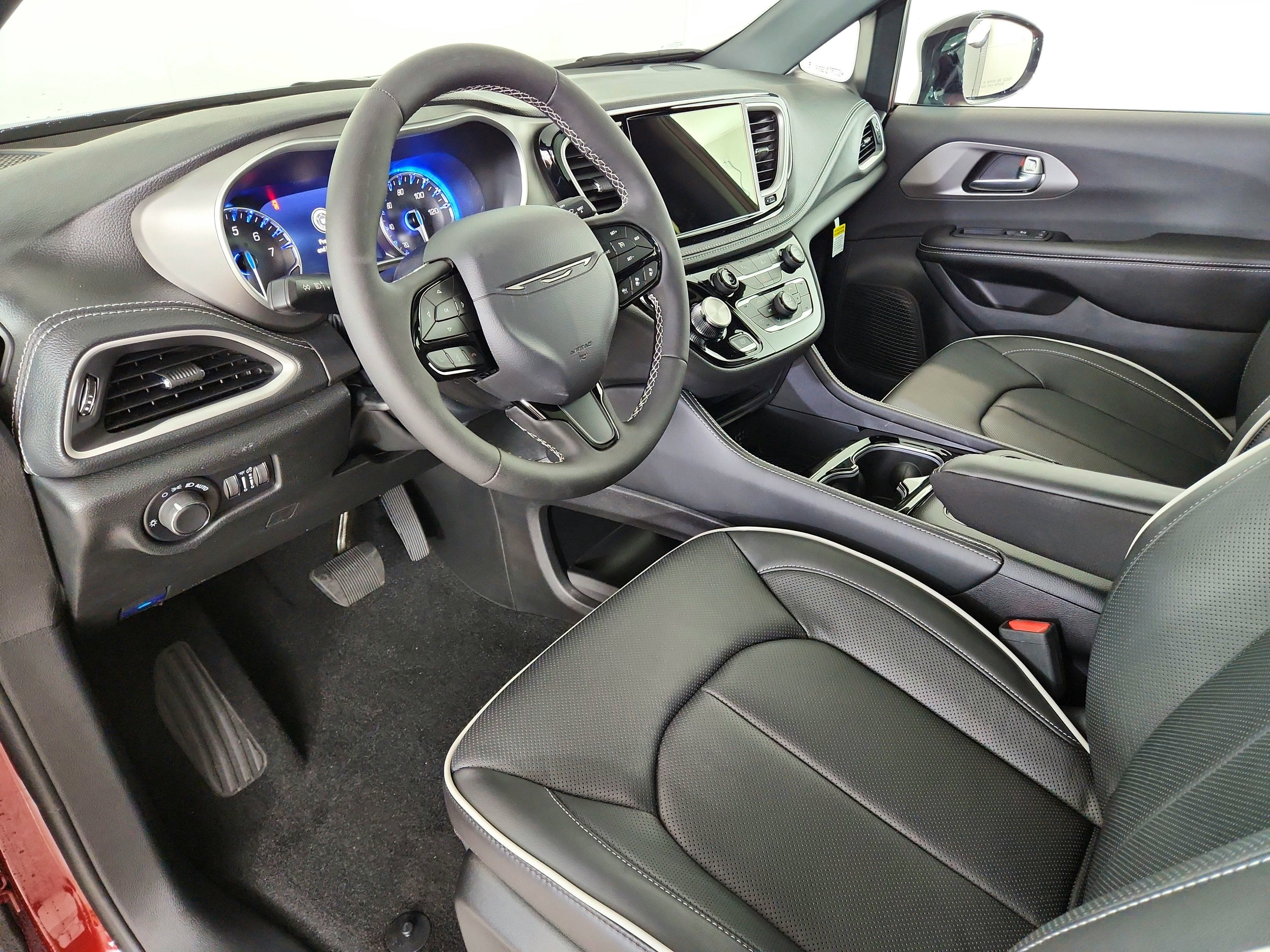 2027 Chrysler Pacifica Limited