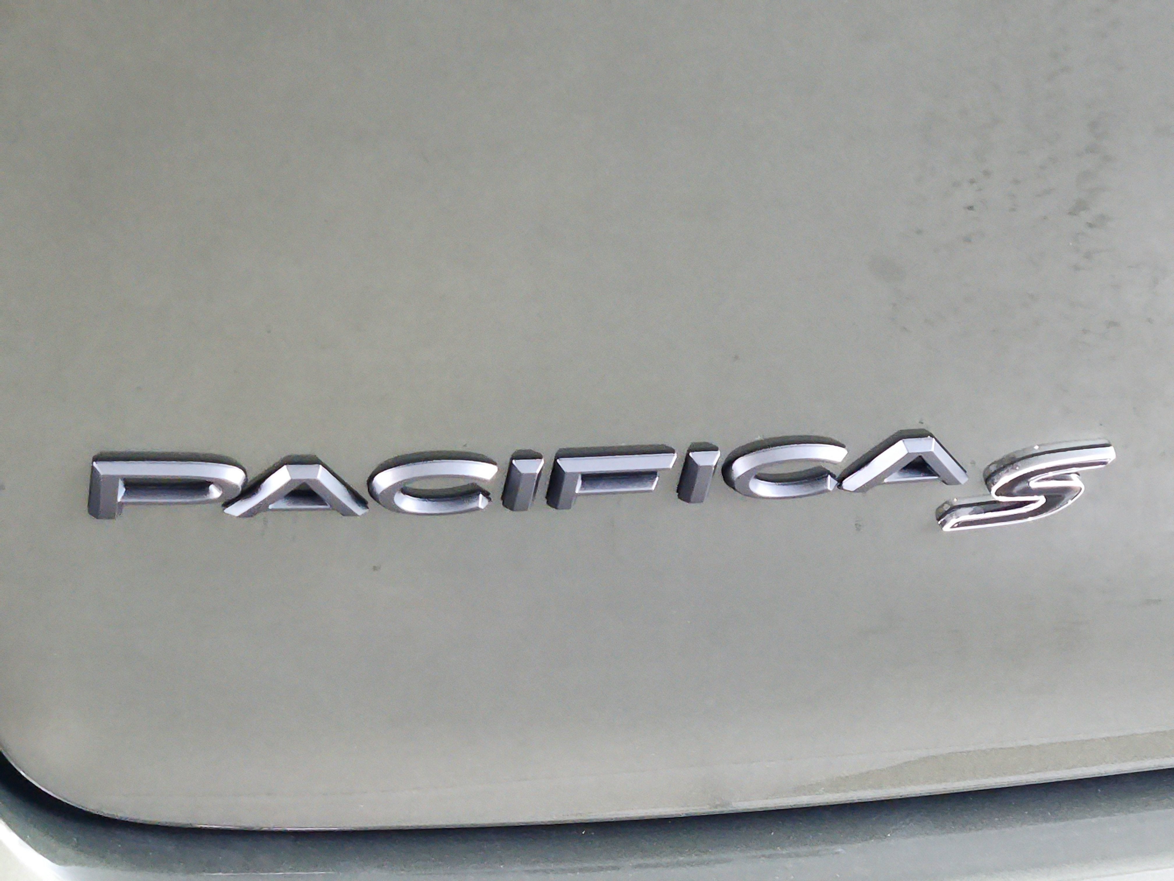 2027 Chrysler Pacifica Limited