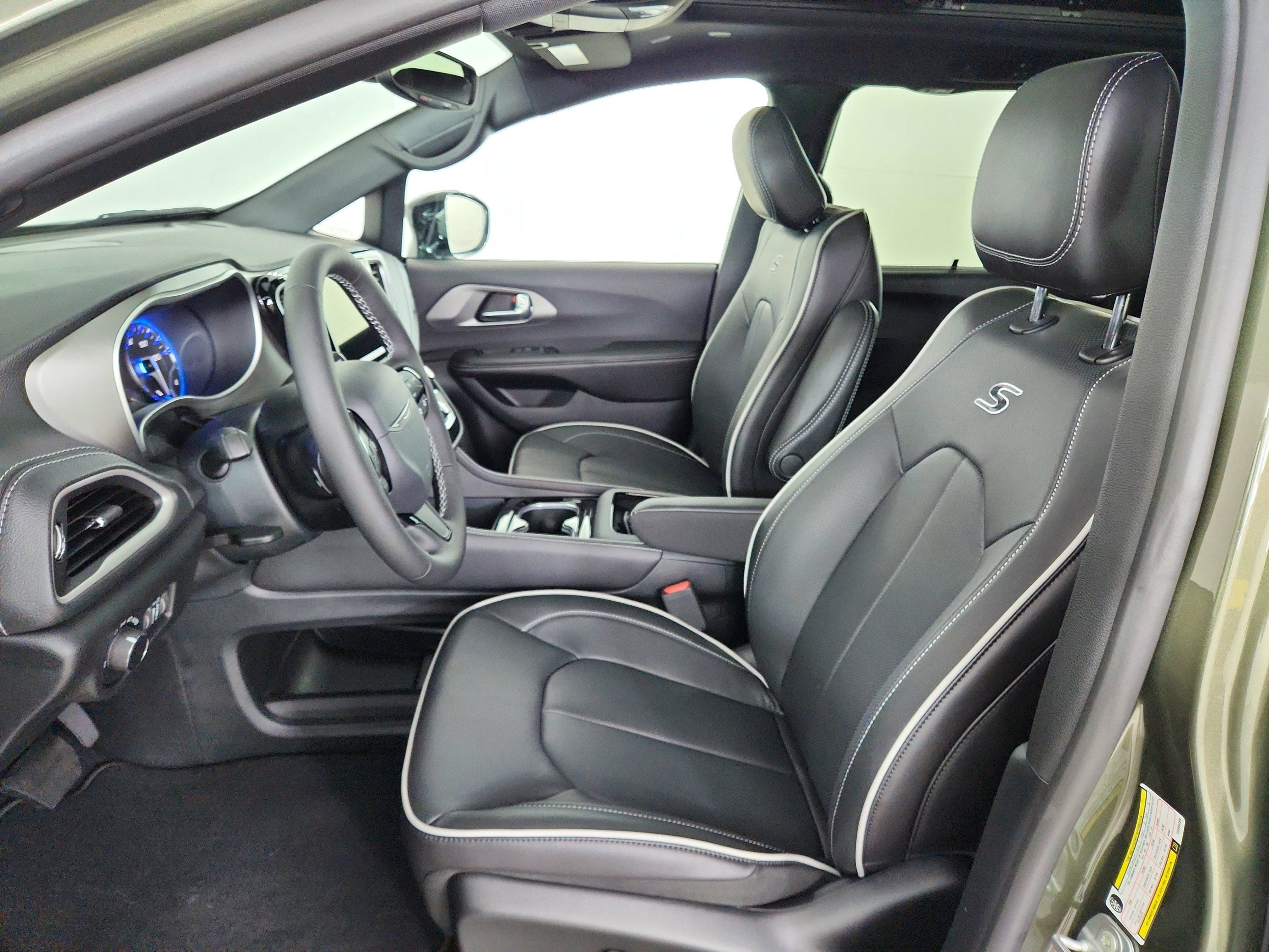 2027 Chrysler Pacifica Limited