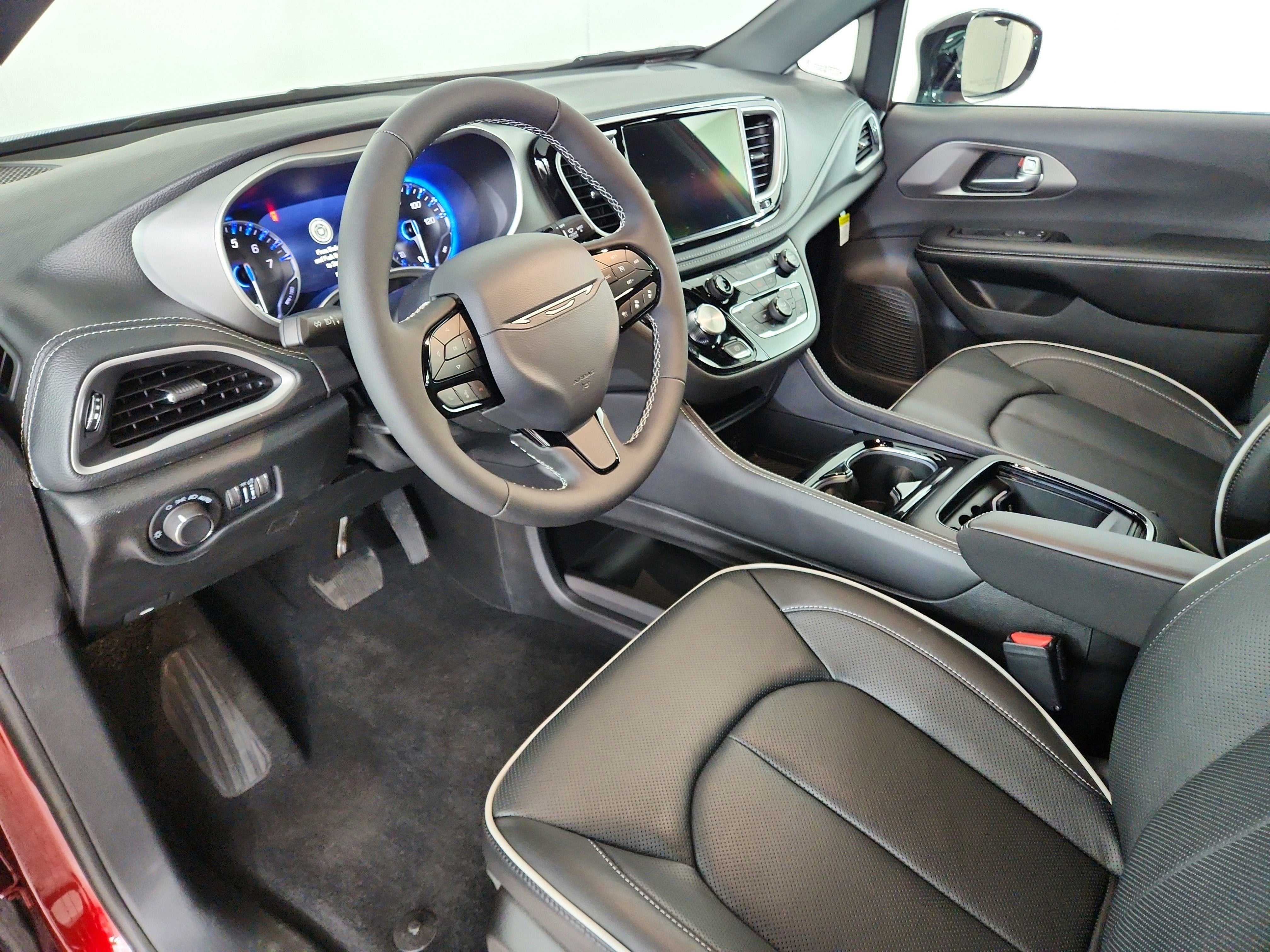 2027 Chrysler Pacifica Limited