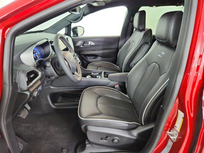 2027 Chrysler Pacifica Limited