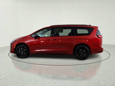 2027 Chrysler Pacifica Limited