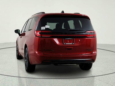 2027 Chrysler Pacifica Limited