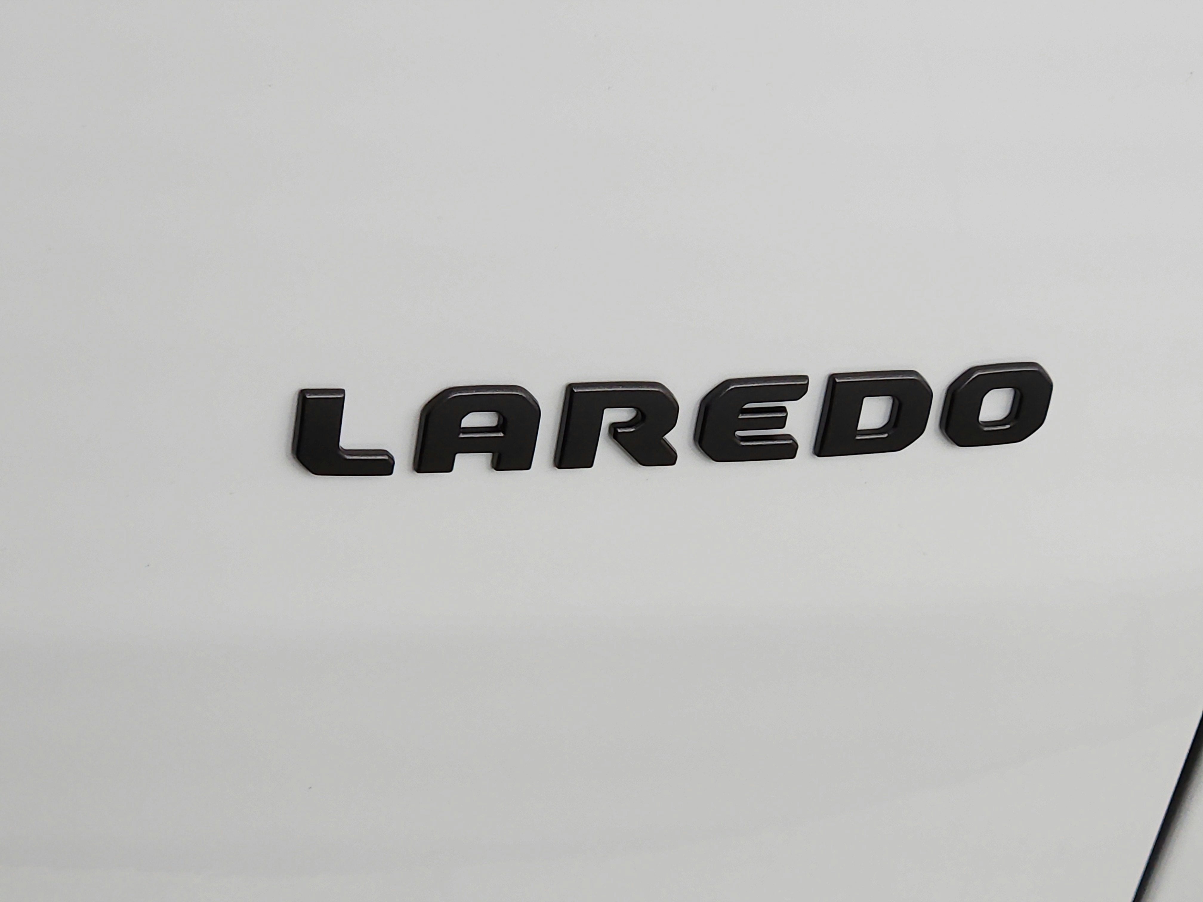 2026 Jeep Cherokee Laredo 4x4