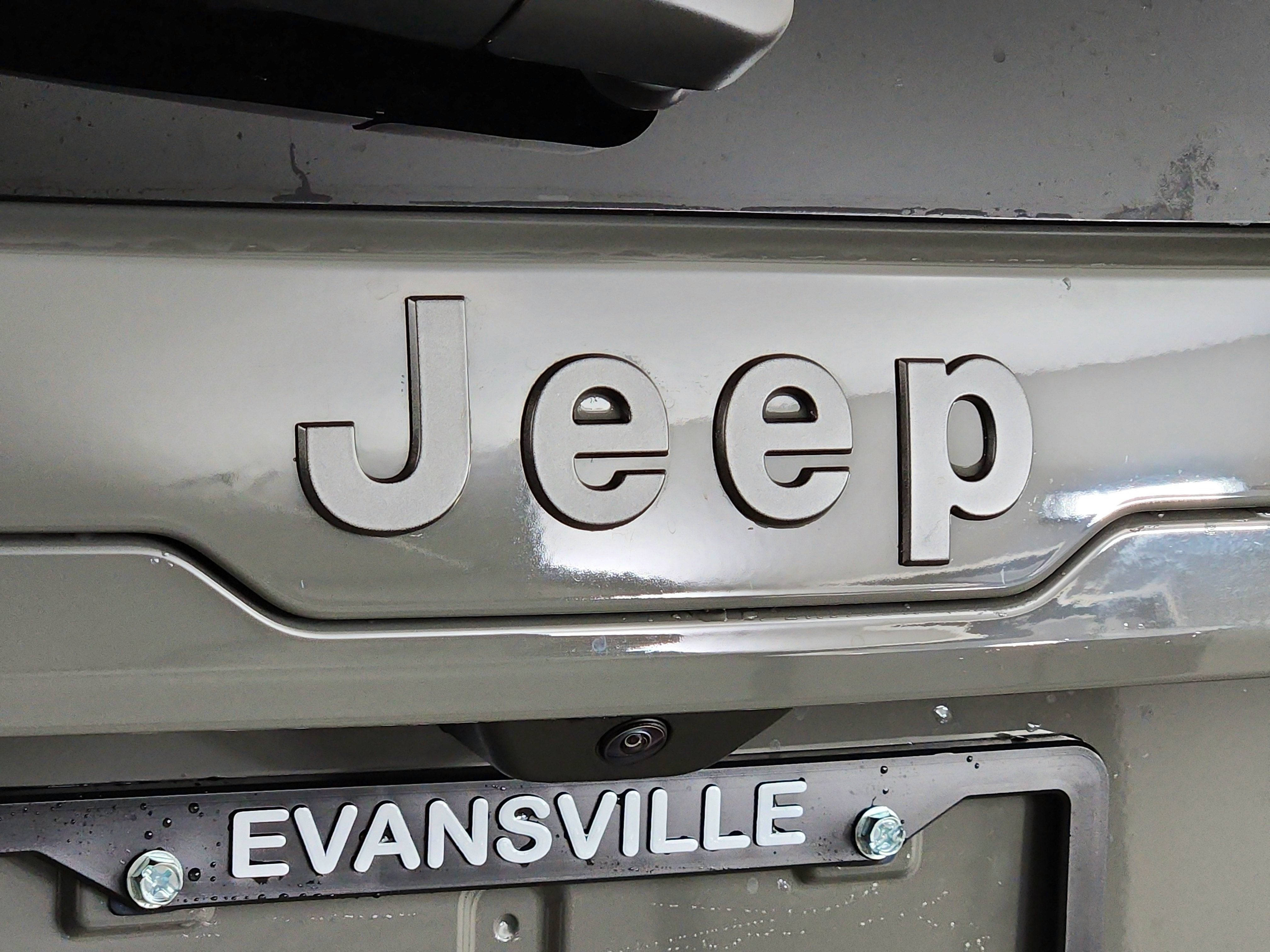 2026 Jeep Cherokee Laredo 4x4