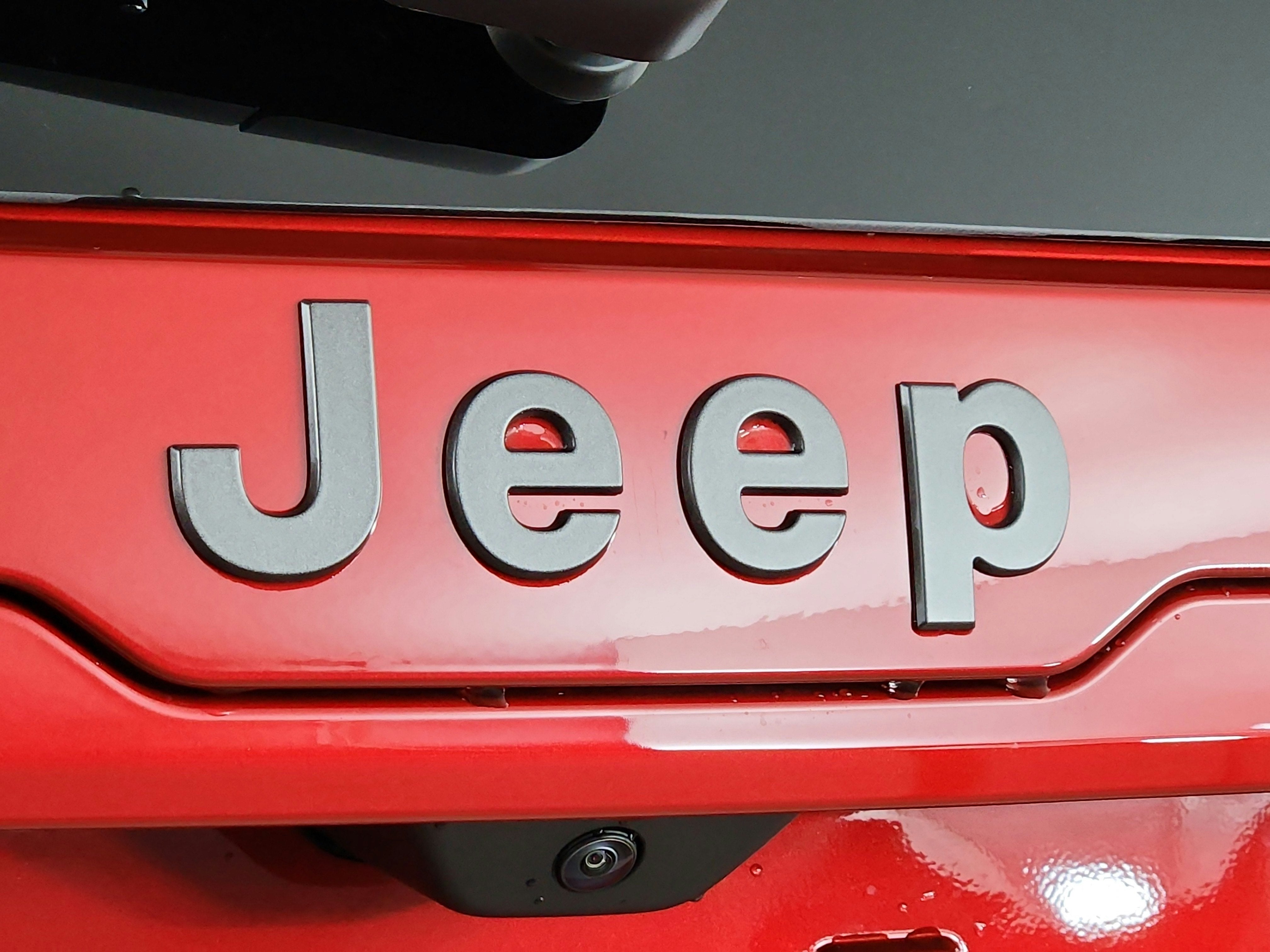 2027 Jeep Cherokee Laredo 4x4