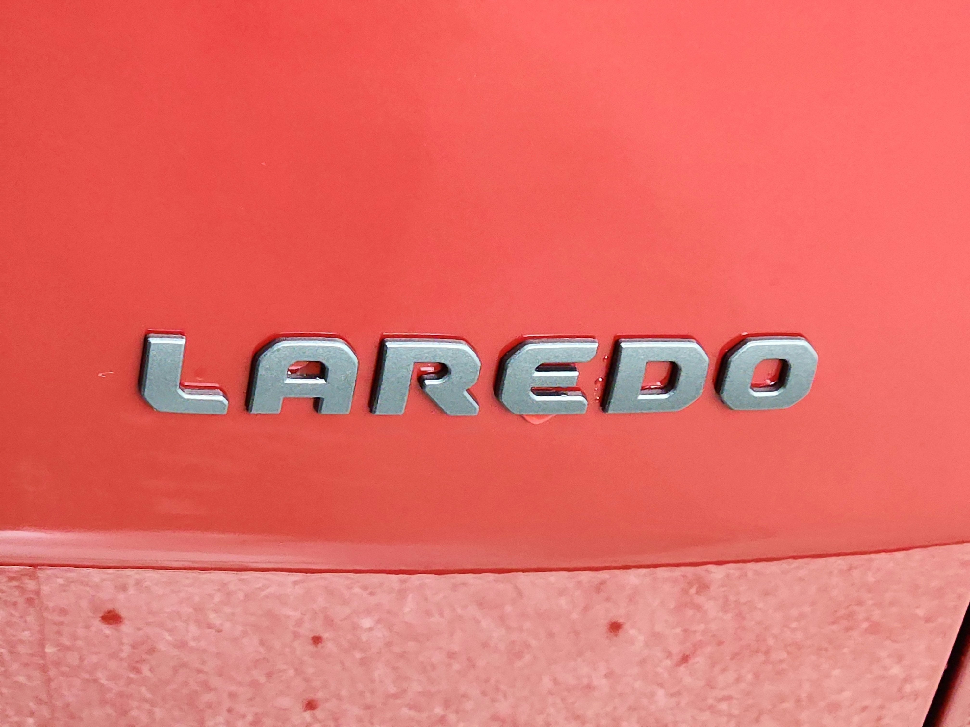 2027 Jeep Cherokee Laredo 4x4