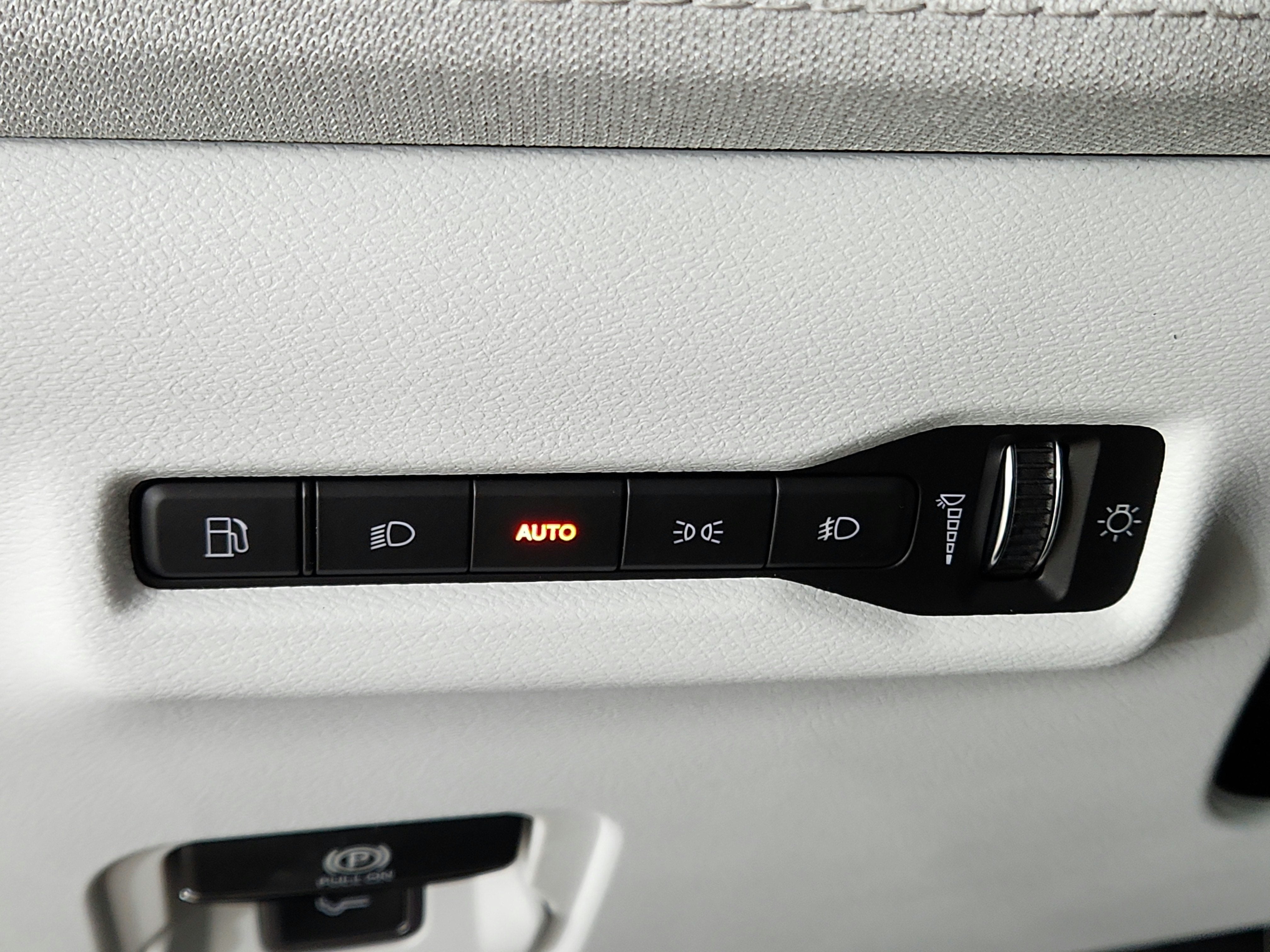 2027 Jeep Cherokee Laredo 4x4