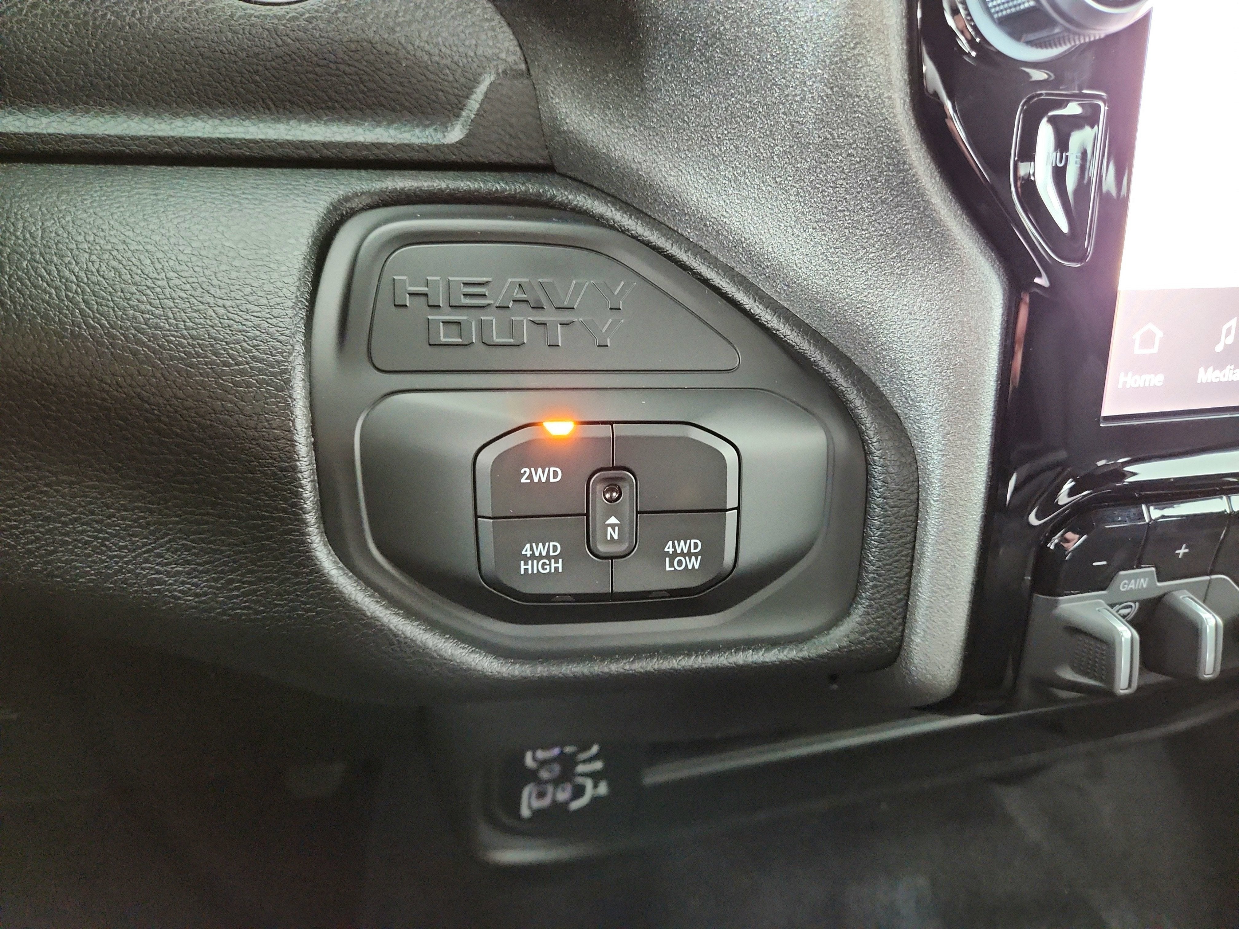 2026 RAM Ram 2500 RAM 2500 TRADESMAN CREW CAB 4X4 (149 IN WB 6 FT 4 IN BOX)