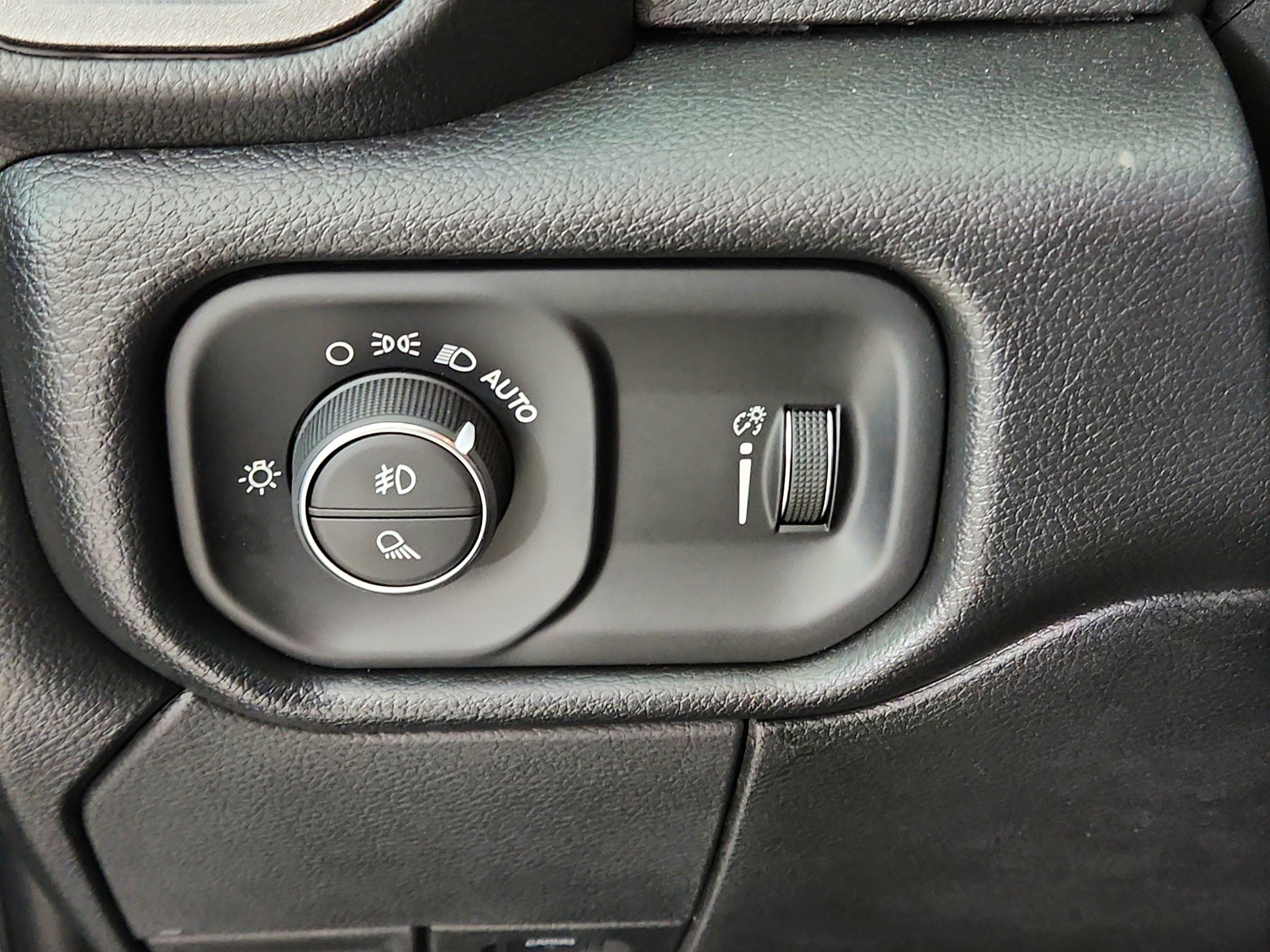 2026 RAM Ram 2500 RAM 2500 TRADESMAN CREW CAB 4X4 (149 IN WB 6 FT 4 IN BOX)