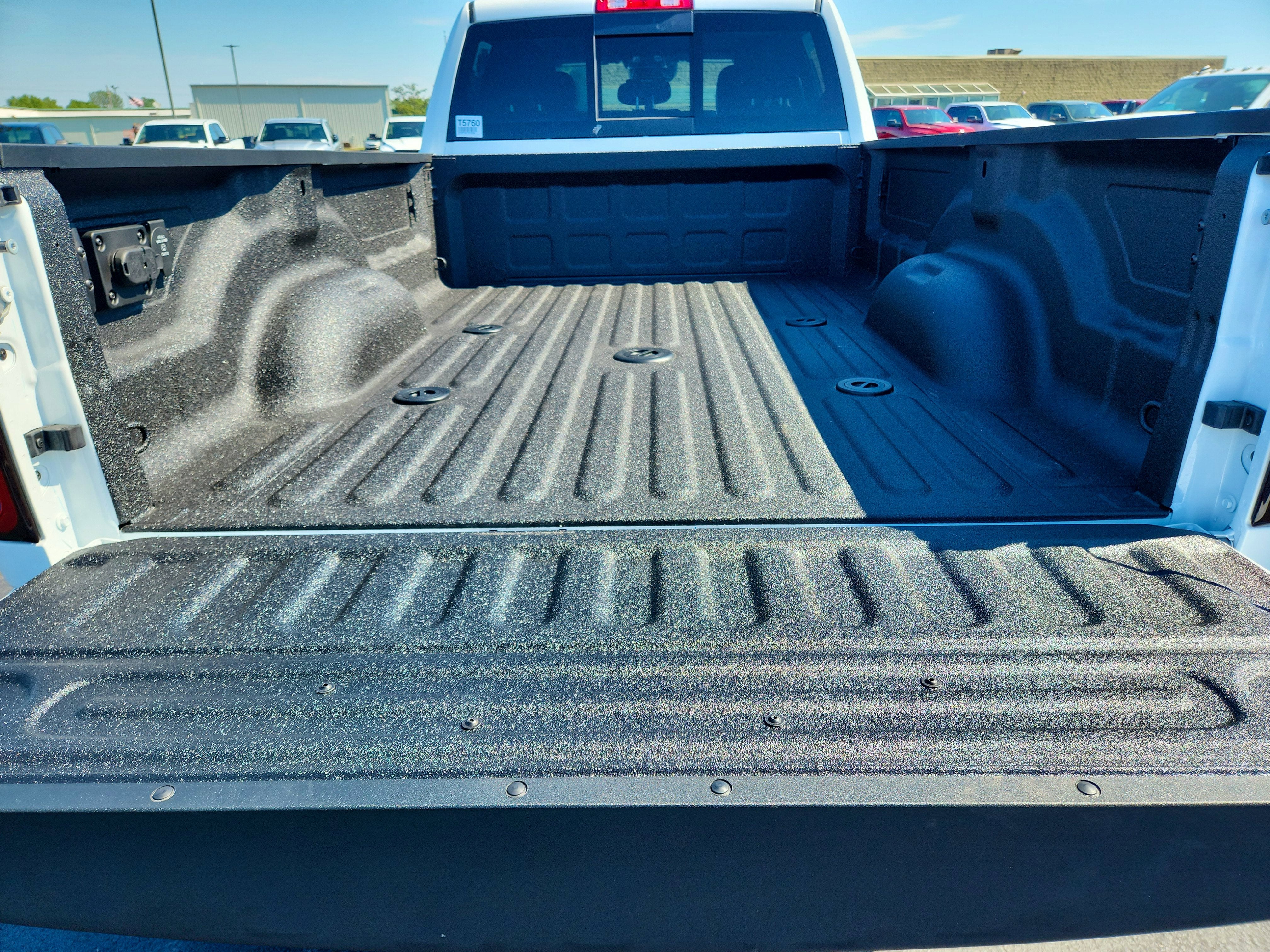 2026 RAM Ram 3500 RAM 3500 TRADESMAN CREW CAB 4X4 (169 IN WB 8 FT 0 IN BOX)