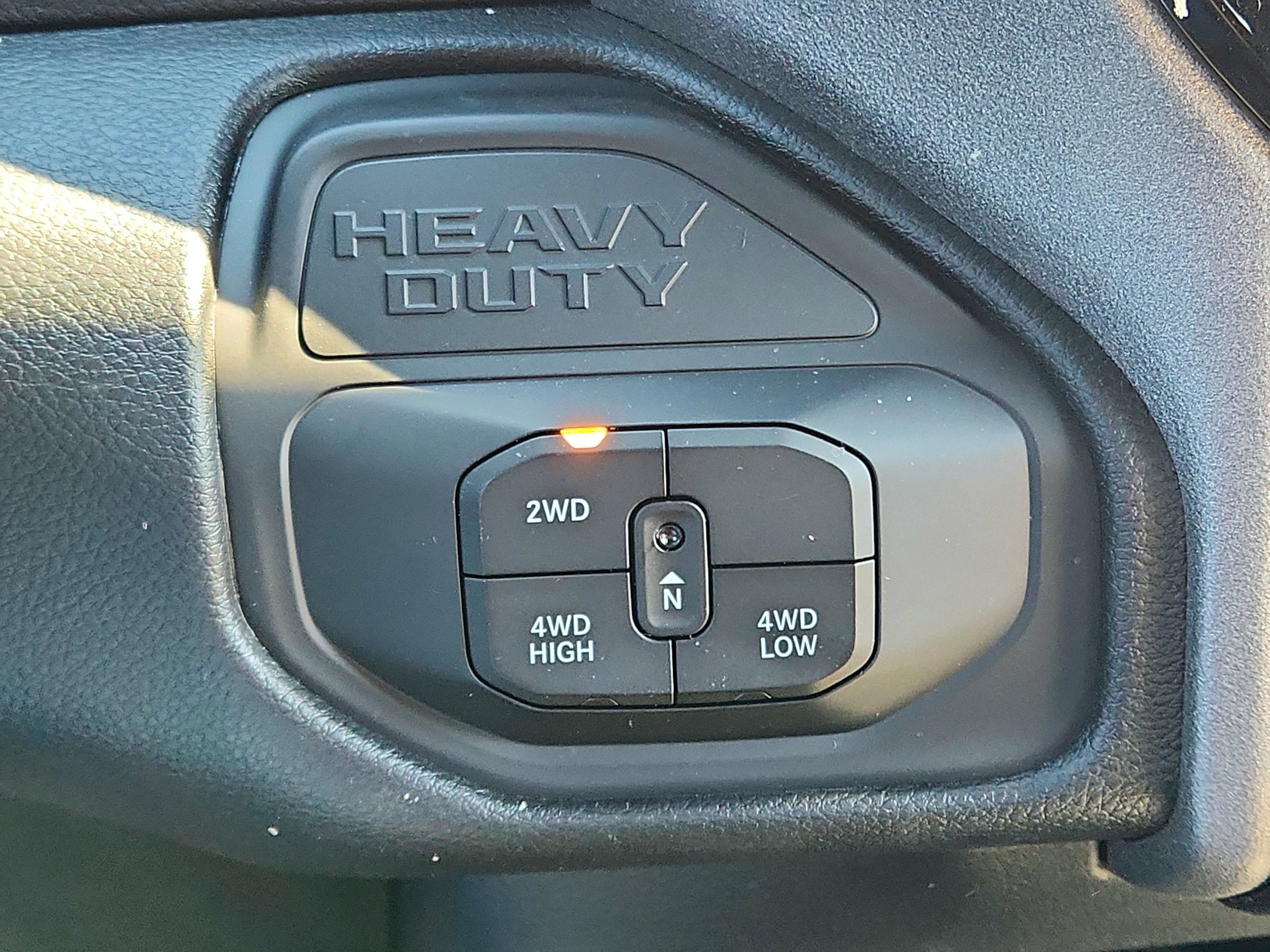 2026 RAM Ram 3500 RAM 3500 TRADESMAN CREW CAB 4X4 (169 IN WB 8 FT 0 IN BOX)