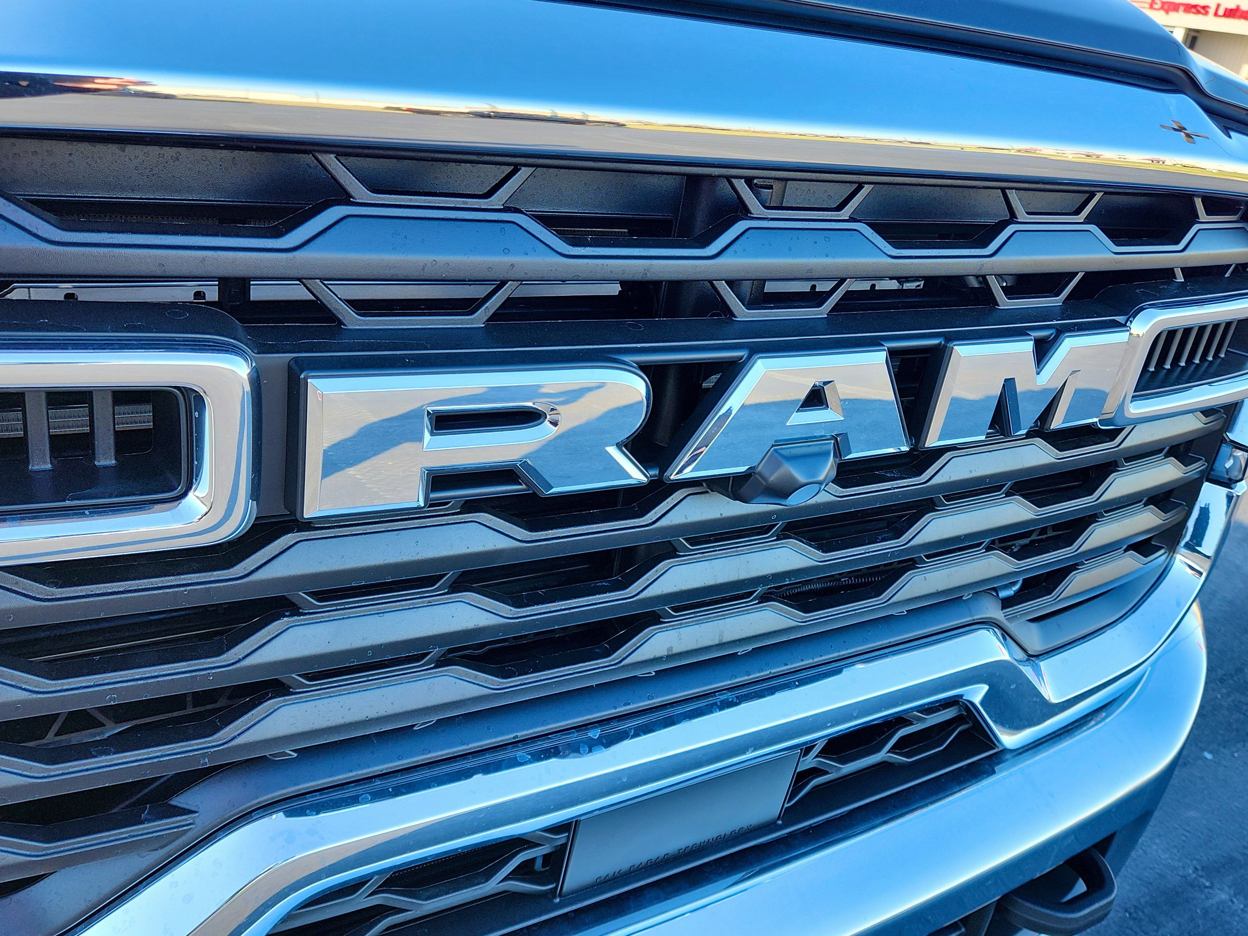 2026 RAM Ram 3500 RAM 3500 TRADESMAN CREW CAB 4X4 (169 IN WB 8 FT 0 IN BOX)