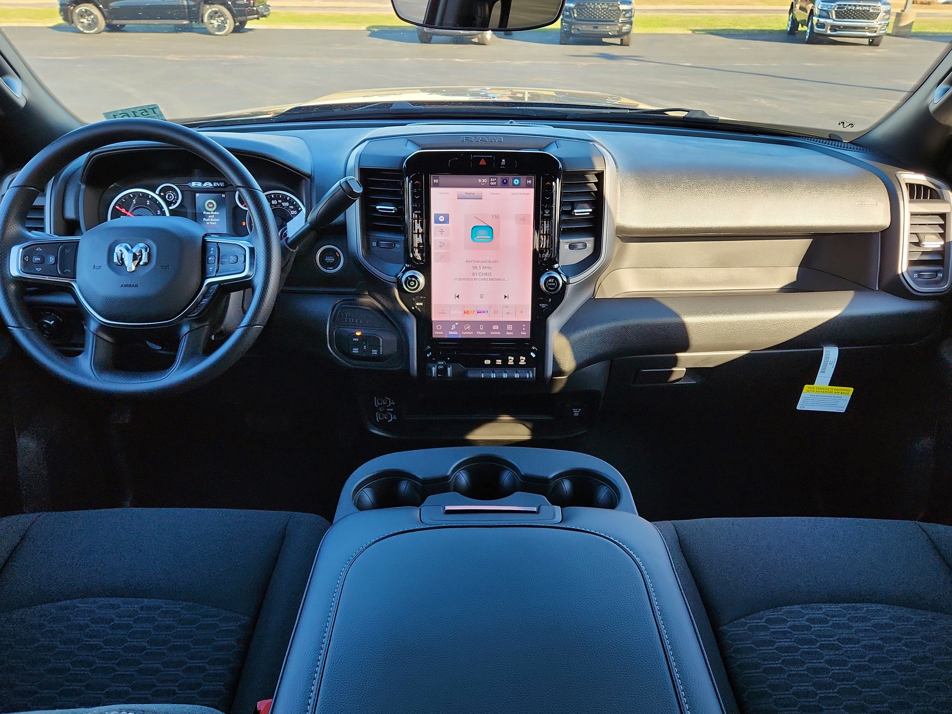 2026 RAM Ram 3500 RAM 3500 TRADESMAN CREW CAB 4X4 (169 IN WB 8 FT 0 IN BOX)