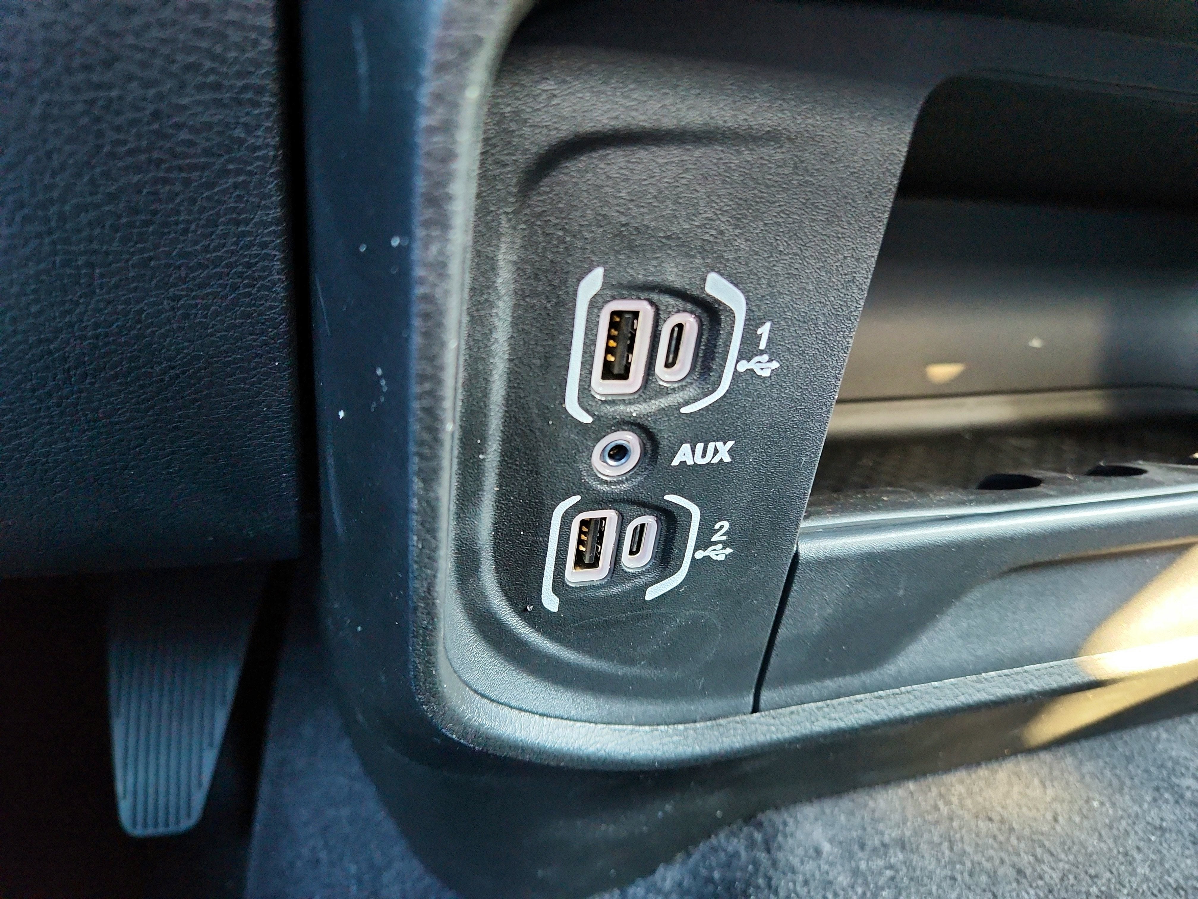 2026 RAM Ram 3500 RAM 3500 TRADESMAN CREW CAB 4X4 (169 IN WB 8 FT 0 IN BOX)