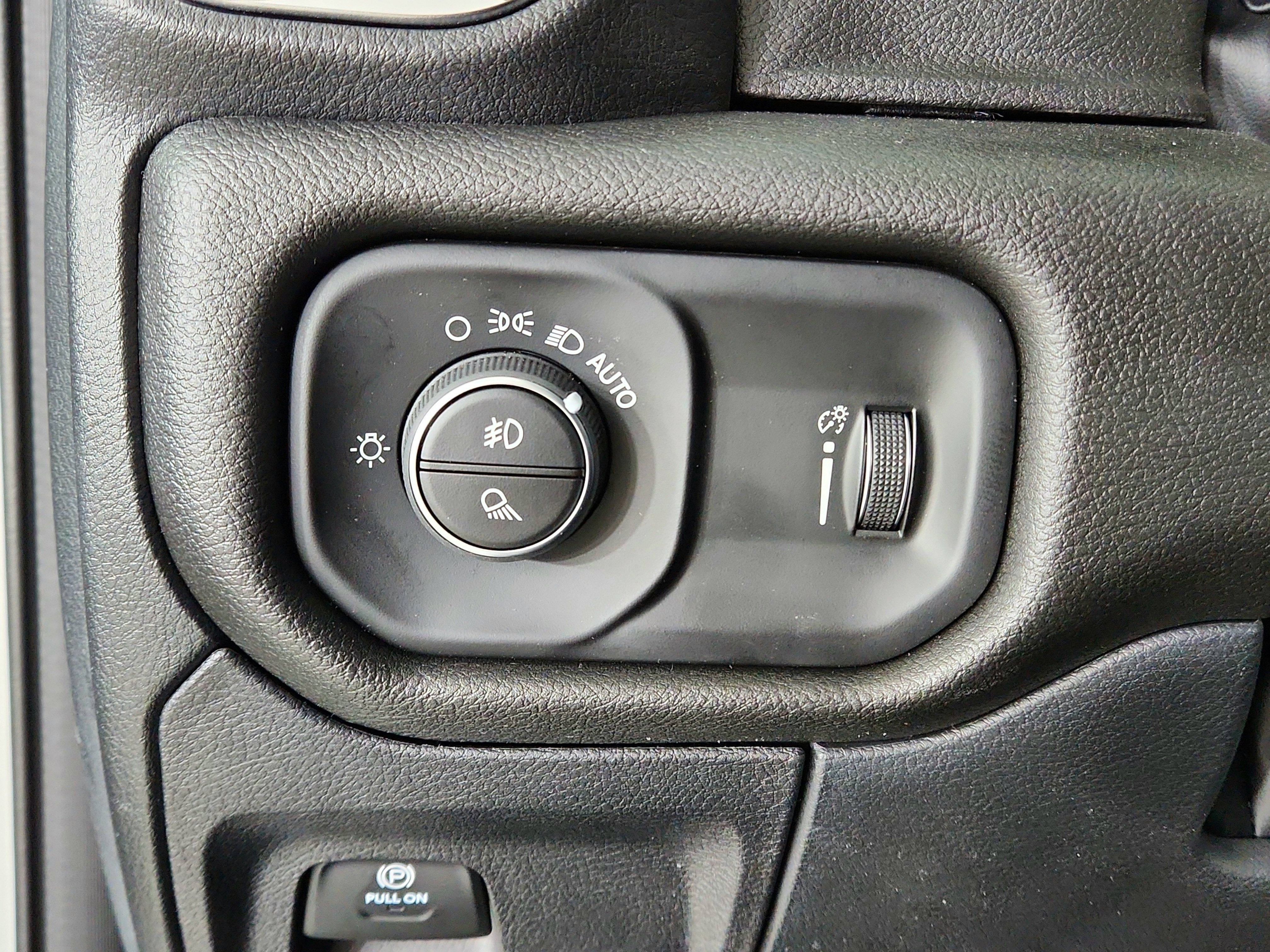 2025 RAM Ram 1500 RAM 1500 BIGHORN/LONESTAR CREW 4X4 (144.5 IN WB 5 FT 7 IN BOX)