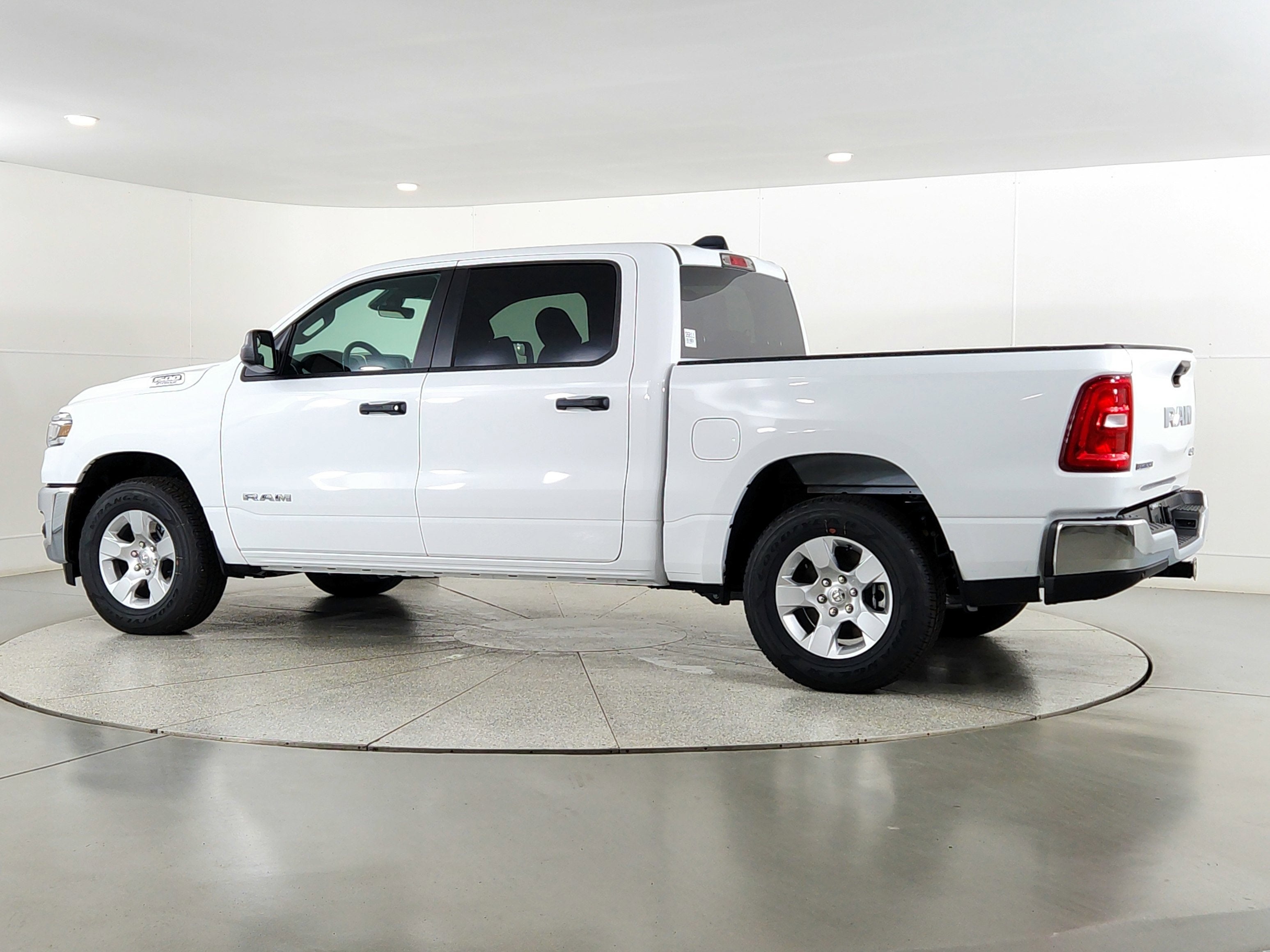 2025 RAM Ram 1500 RAM 1500 BIGHORN/LONESTAR CREW 4X4 (144.5 IN WB 5 FT 7 IN BOX)